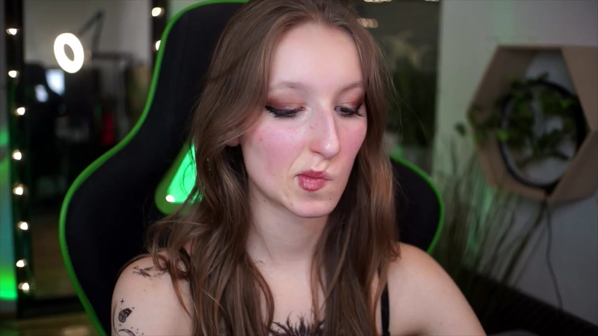 Gallery image thumbnail from Kira9's myfreecams stream on, 01/01/2026, 17:06 image 3 of 20