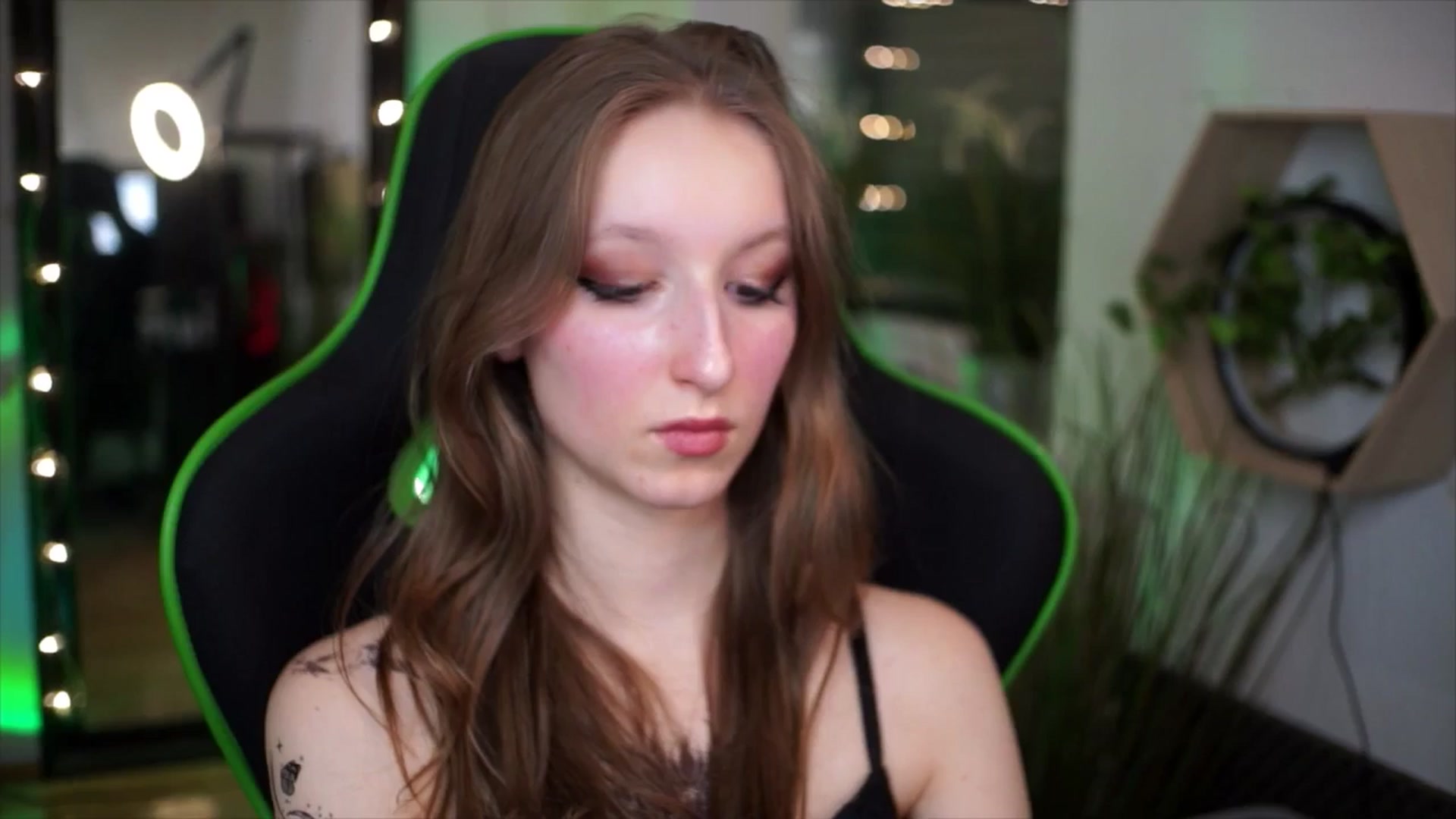 Gallery image thumbnail from Kira9's myfreecams stream on, 01/01/2026, 17:06 image 18 of 20