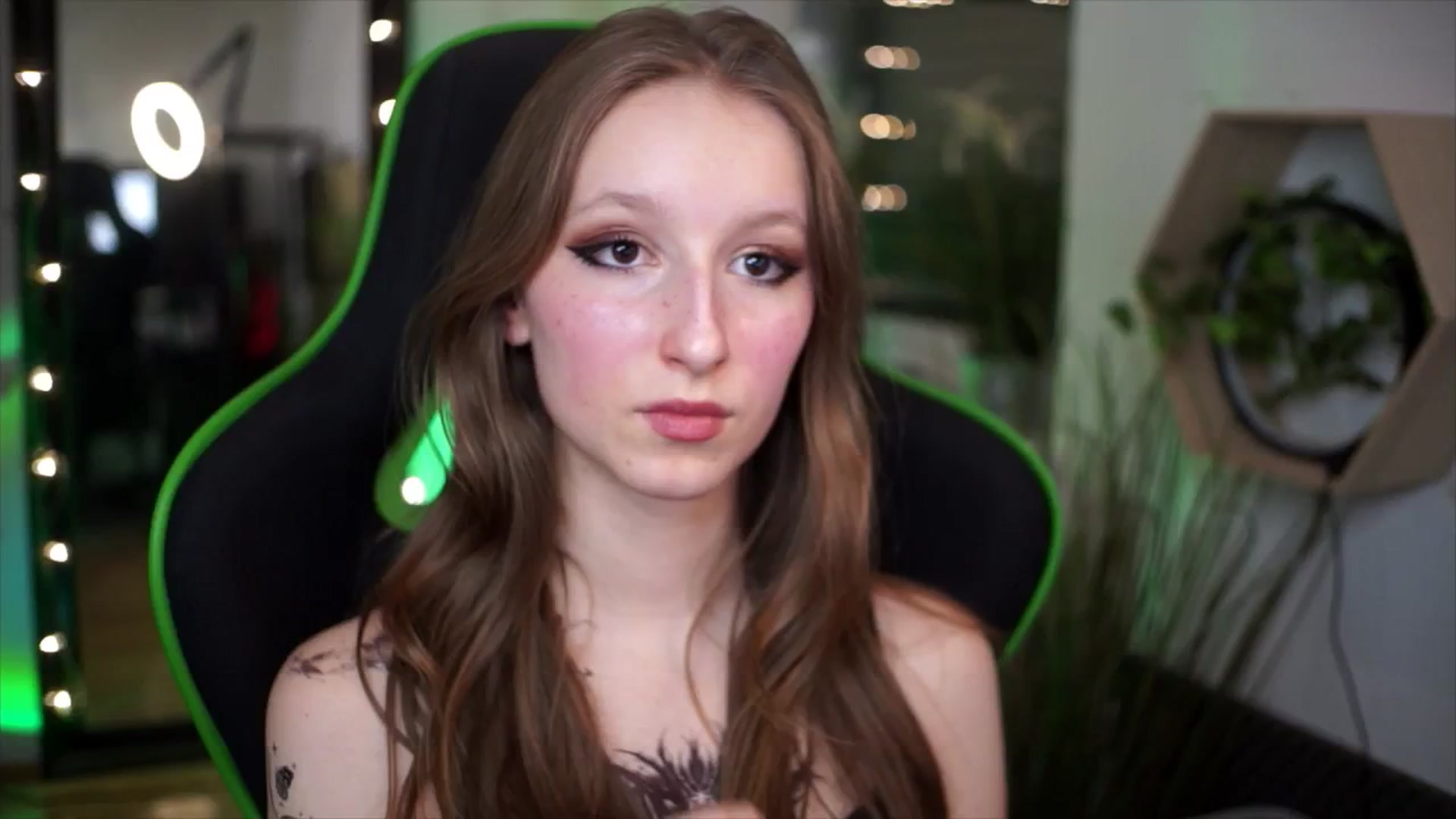 Gallery image thumbnail from Kira9's myfreecams stream on, 01/01/2026, 18:15 image 1 of 20