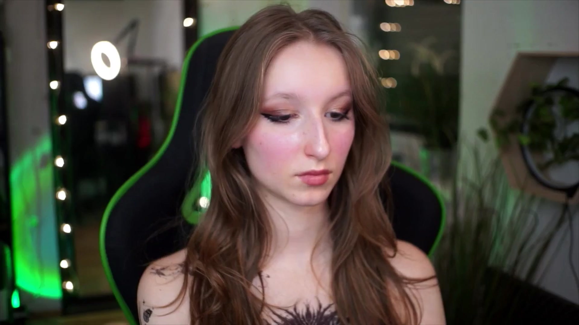 Gallery image thumbnail from Kira9's myfreecams stream on, 01/01/2026, 18:15 image 8 of 20