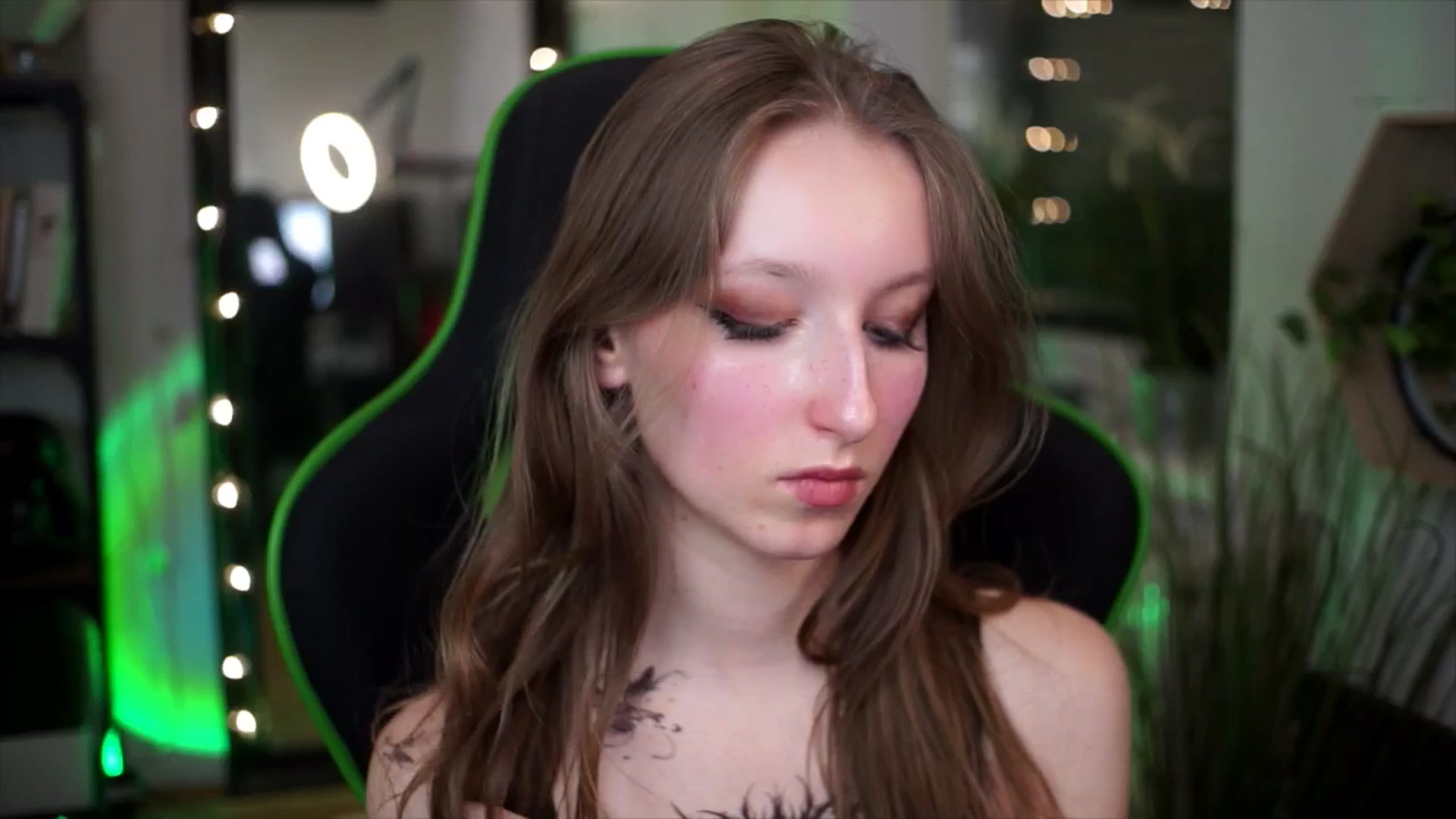 Gallery image thumbnail from Kira9's myfreecams stream on, 01/01/2026, 18:15 image 13 of 20