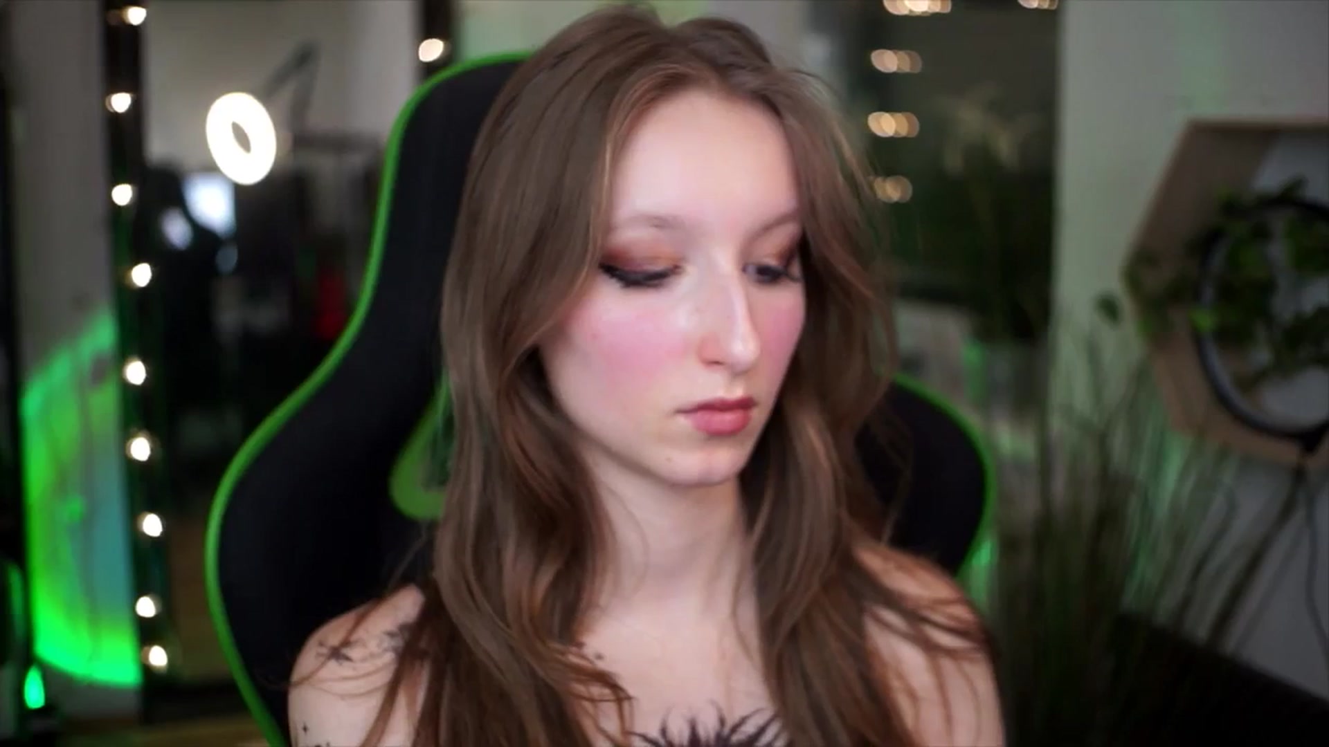 Gallery image thumbnail from Kira9's myfreecams stream on, 01/01/2026, 18:15 image 7 of 20