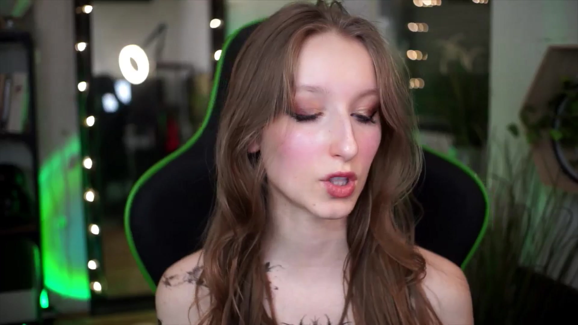 Gallery image thumbnail from Kira9's myfreecams stream on, 01/01/2026, 18:15 image 12 of 20