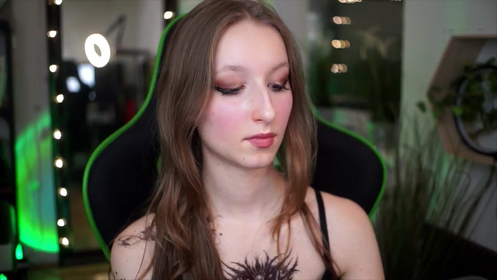 Gallery image thumbnail from Kira9's myfreecams stream on, 01/01/2026, 18:15 image 20 of 20