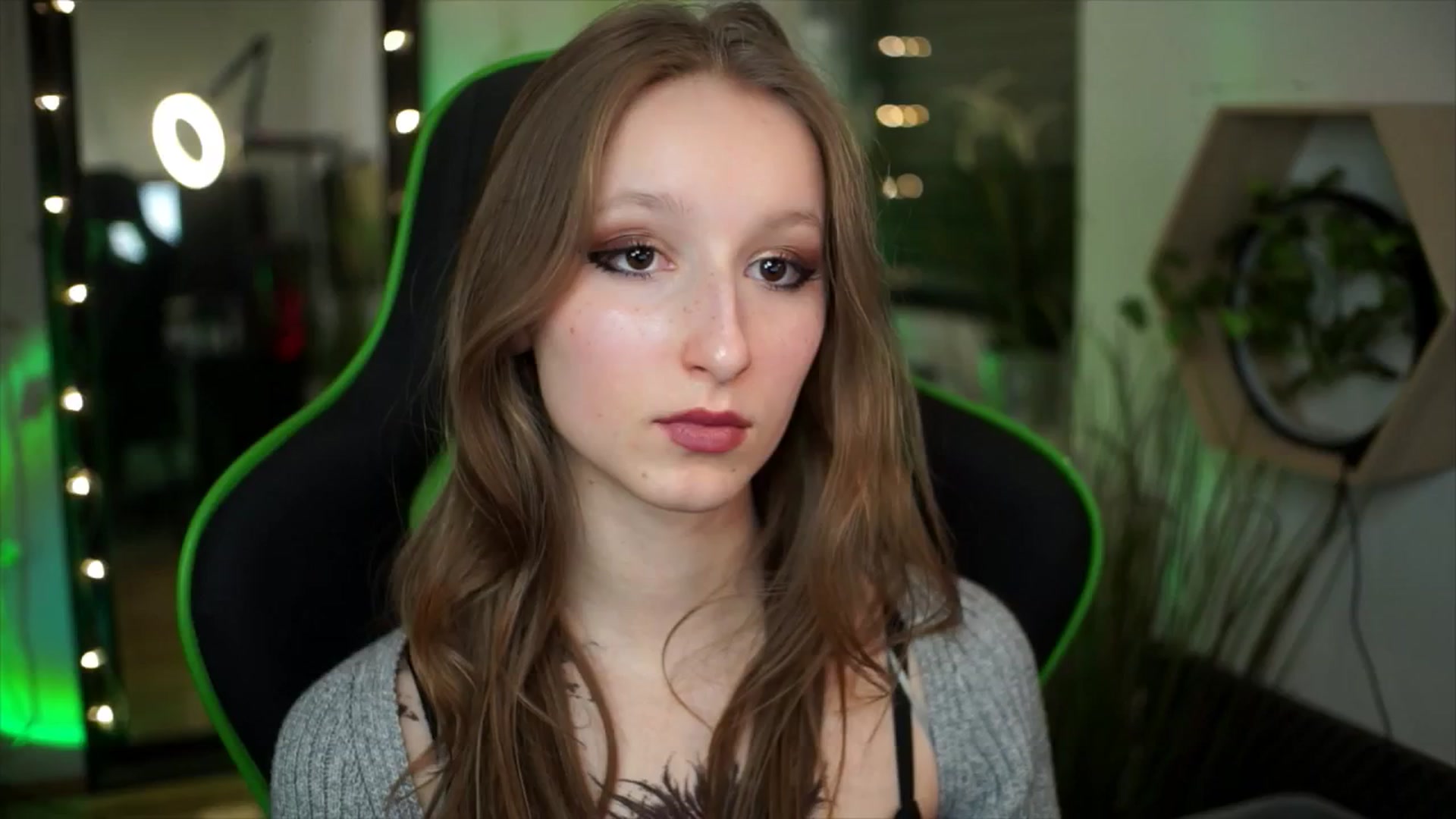 Gallery image thumbnail from Kira9's myfreecams stream on, 01/01/2026, 19:49 image 7 of 20