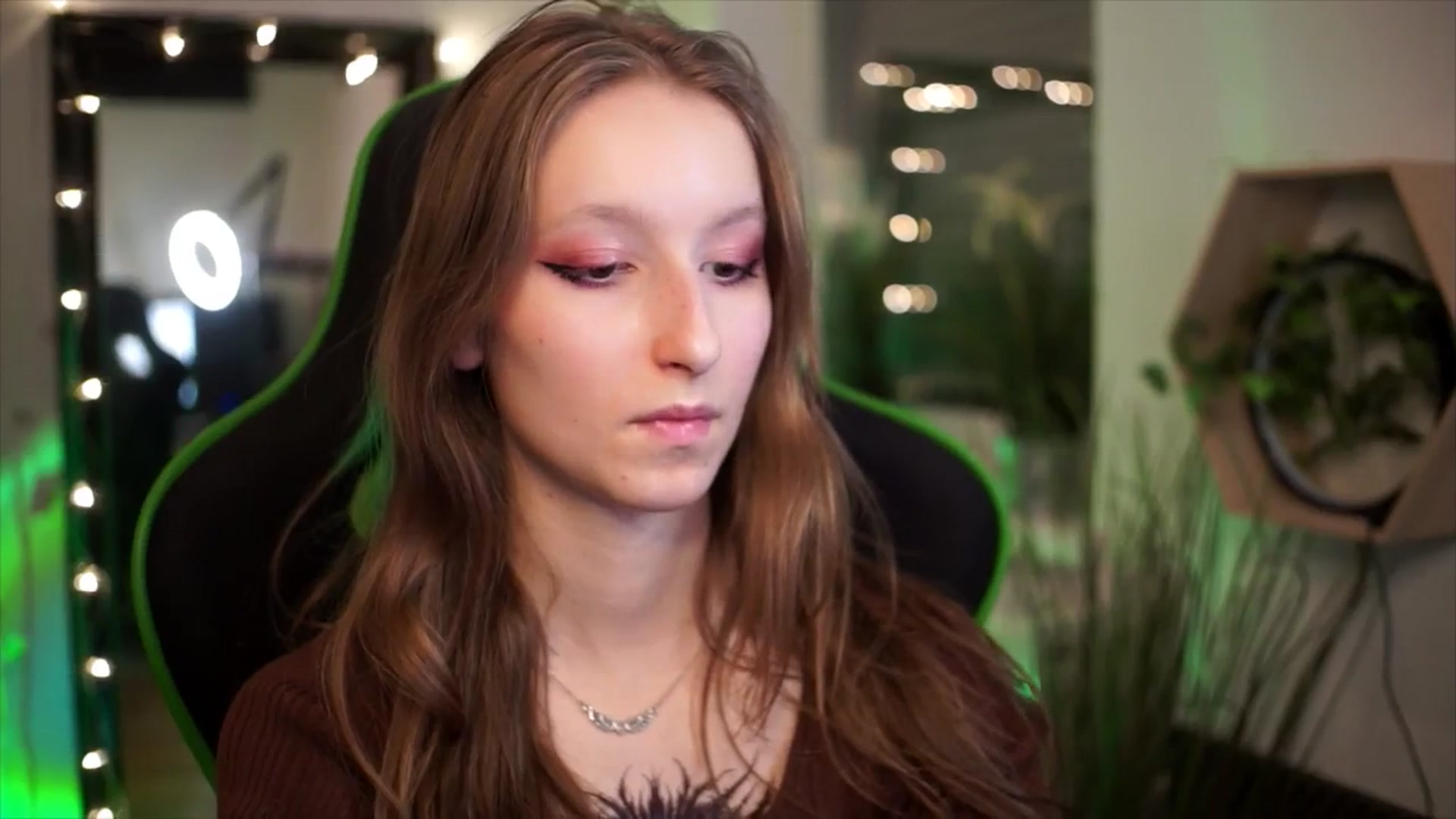 Gallery image thumbnail from Kira9's myfreecams stream on, 01/02/2026, 20:18 image 6 of 20