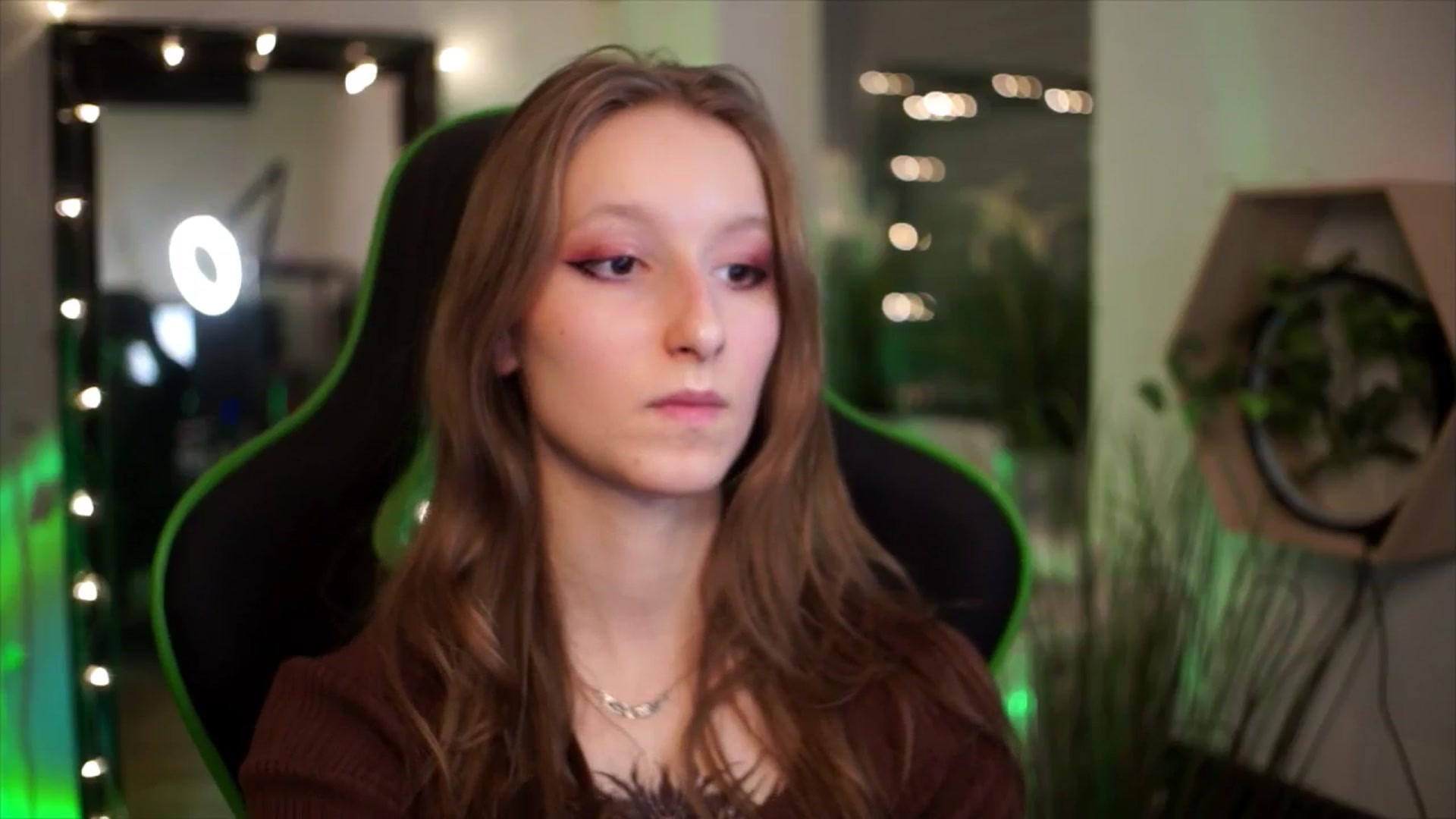 Gallery image thumbnail from Kira9's myfreecams stream on, 01/02/2026, 20:18 image 5 of 20