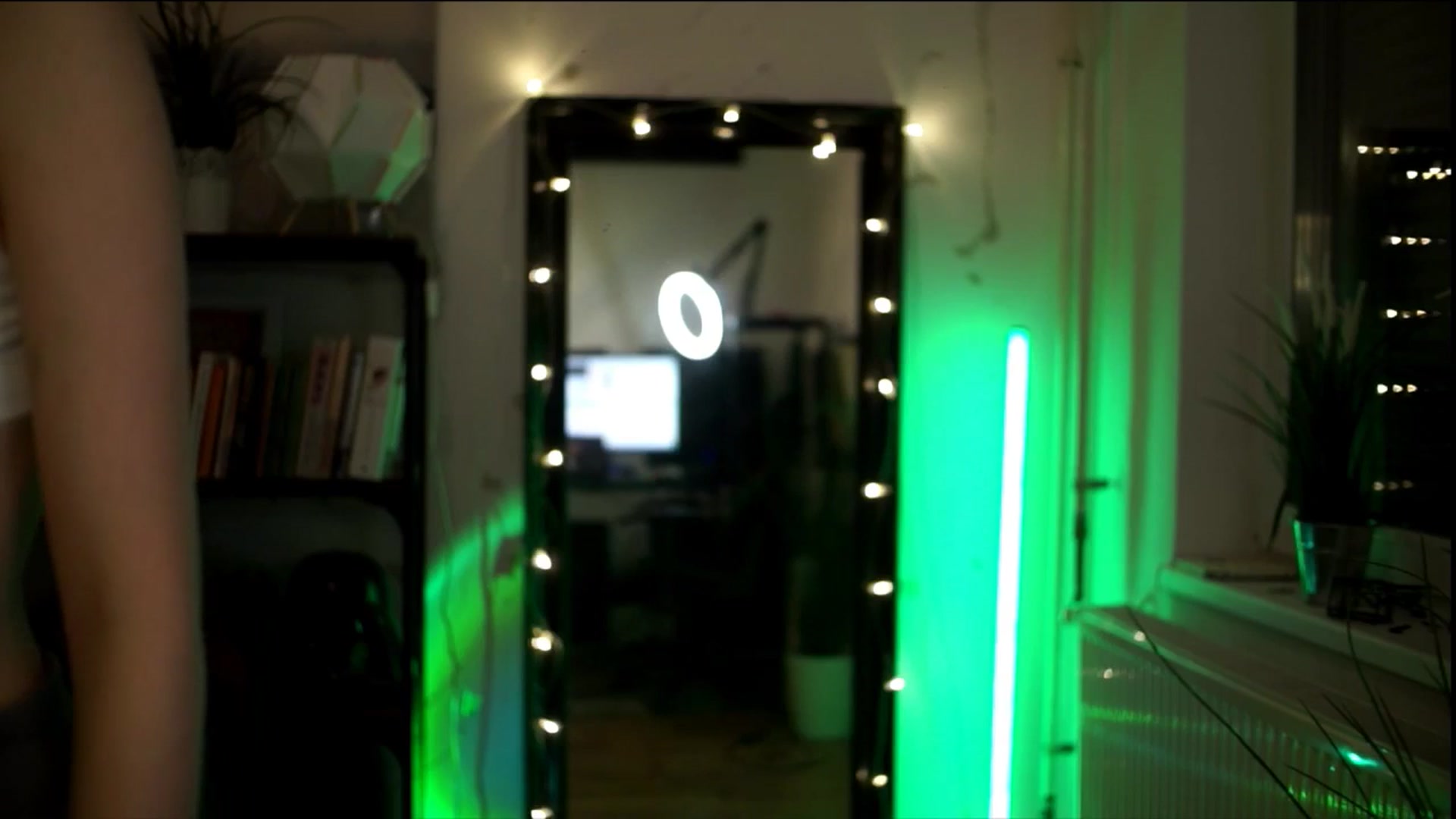 Gallery image thumbnail from Kira9's myfreecams stream on, 01/03/2026, 22:00 image 4 of 20
