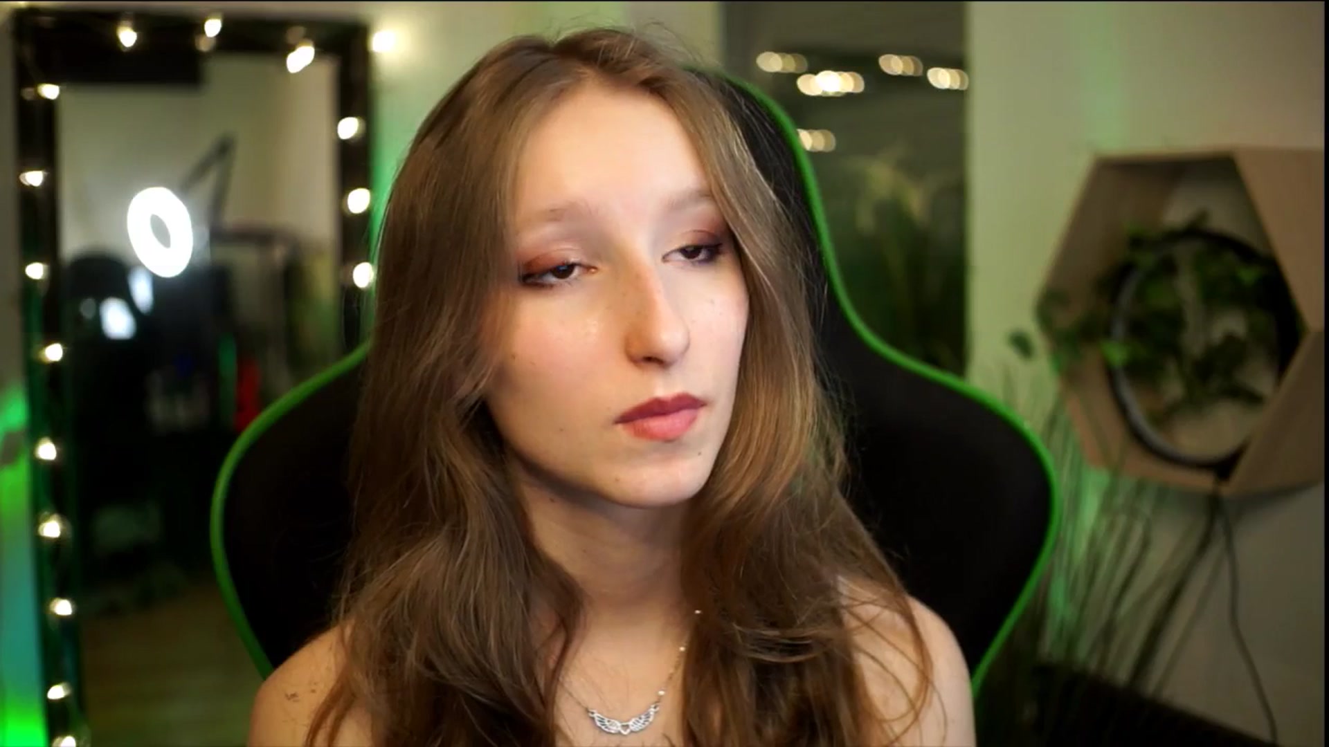 Gallery image thumbnail from Kira9's myfreecams stream on, 01/03/2026, 22:00 image 6 of 20