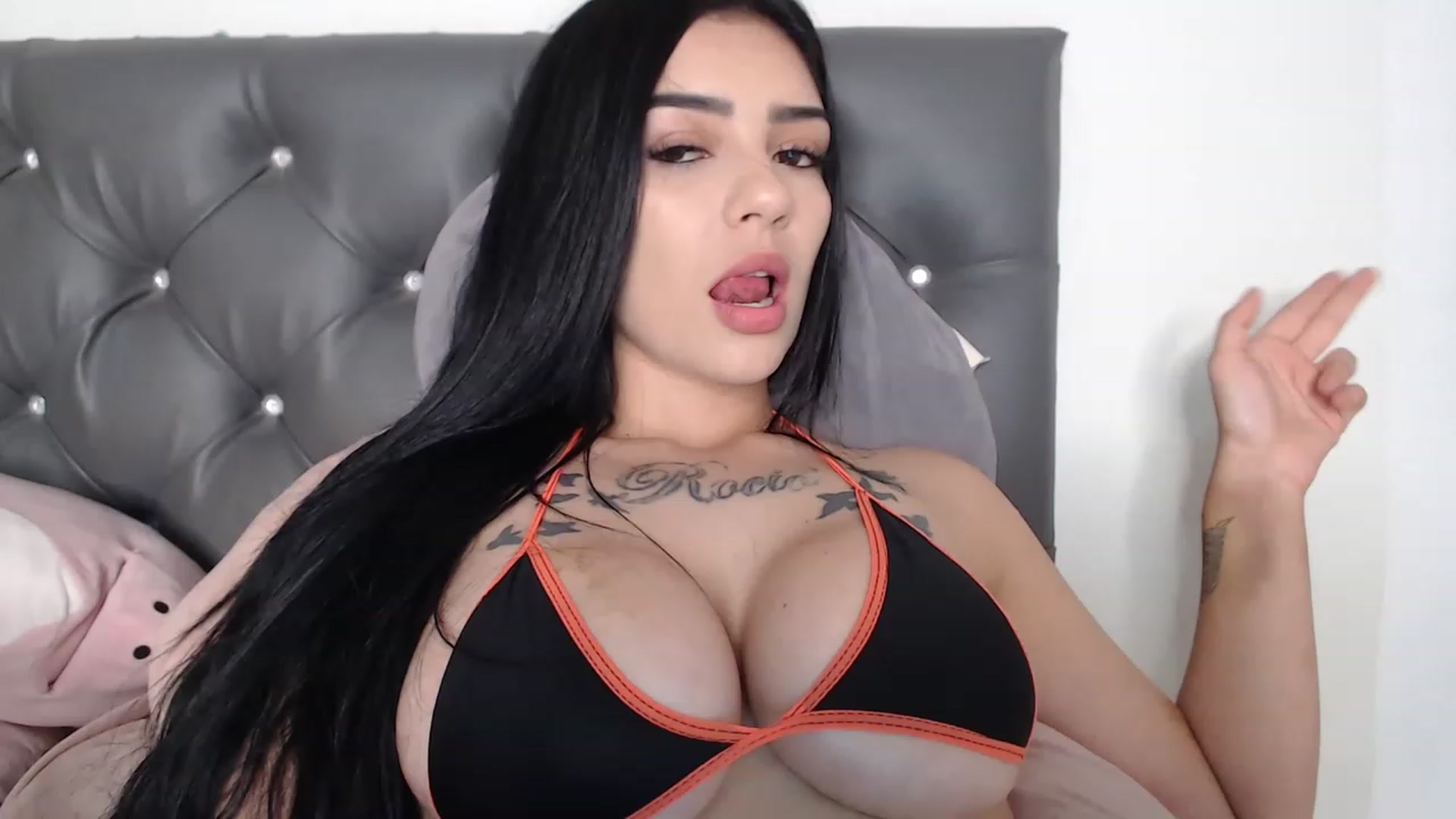 Gallery image thumbnail from KiraAmane's myfreecams stream on, 11/14/2022, 23:37 image 14 of 20