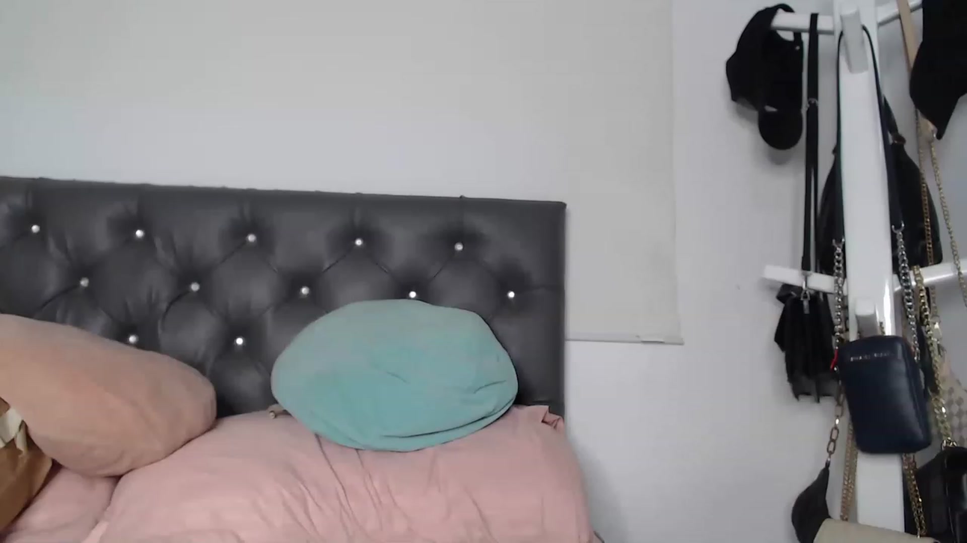 Gallery image thumbnail from KiraAmane's myfreecams stream on, 02/23/2023, 04:36 image 3 of 20