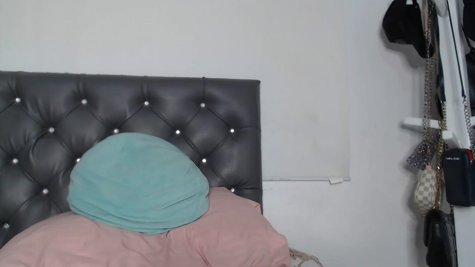 Gallery image thumbnail from KiraAmane's myfreecams stream on, 06/20/2023, 05:30 image 11 of 20