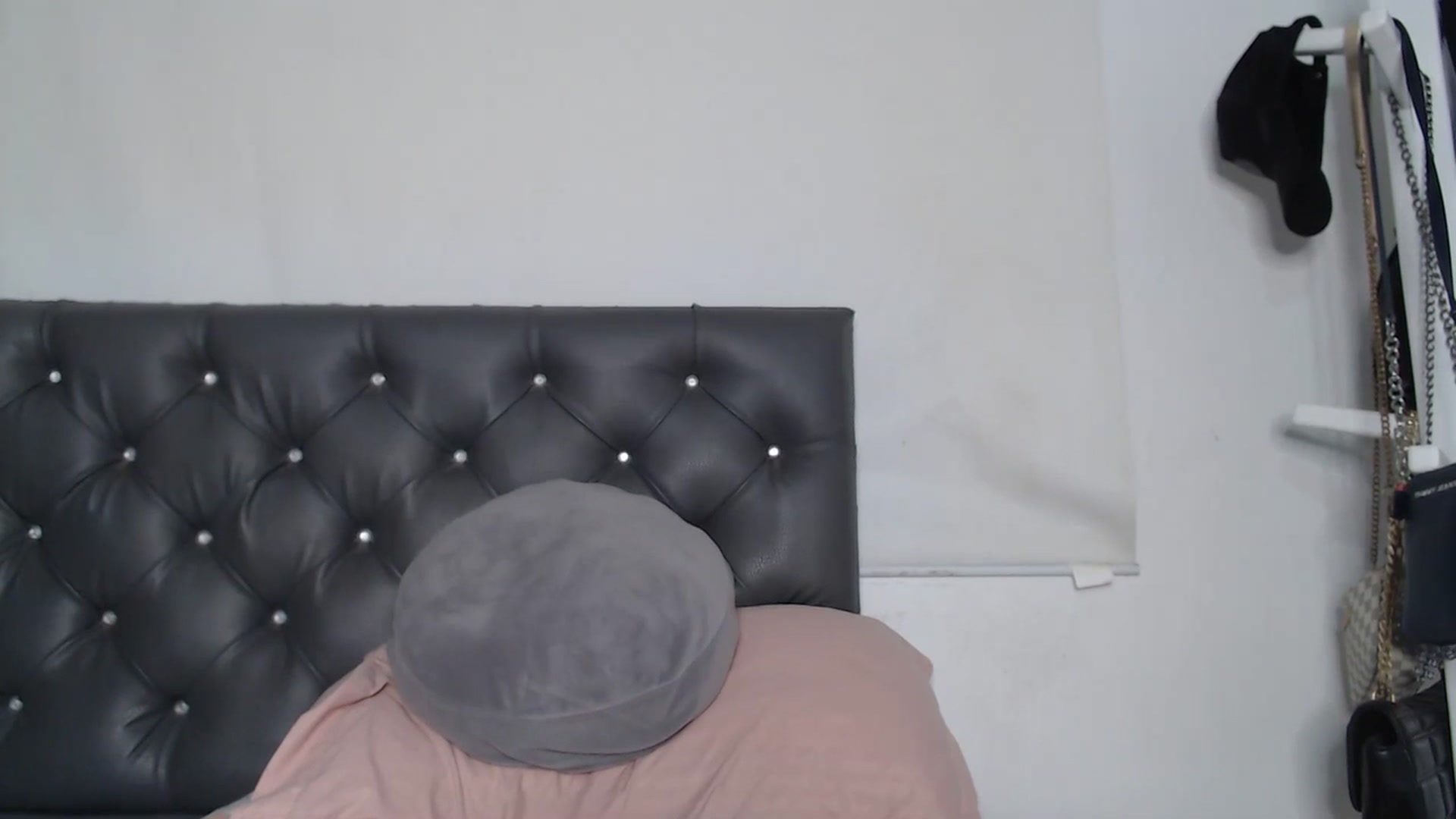 Gallery image thumbnail from KiraAmane's myfreecams stream on, 07/05/2023, 02:20 image 17 of 20