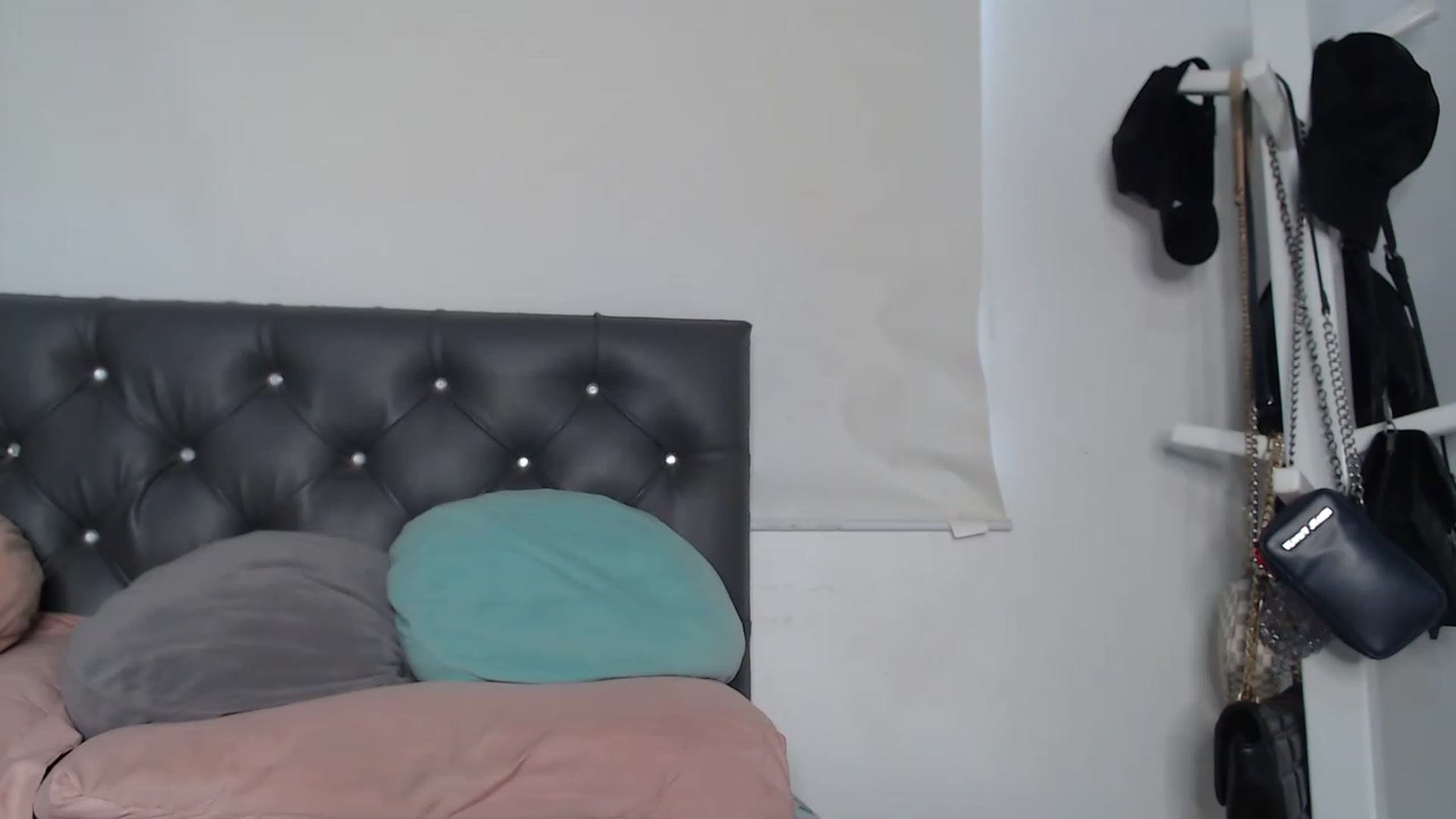 Gallery image thumbnail from KiraAmane's myfreecams stream on, 07/05/2023, 22:52 image 5 of 20