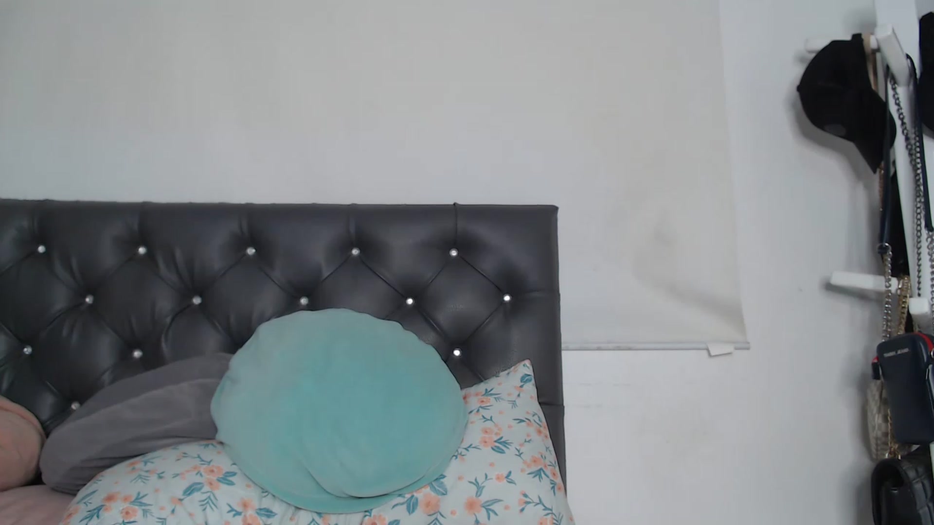 Gallery image thumbnail from KiraAmane's myfreecams stream on, 07/11/2023, 04:57 image 3 of 20