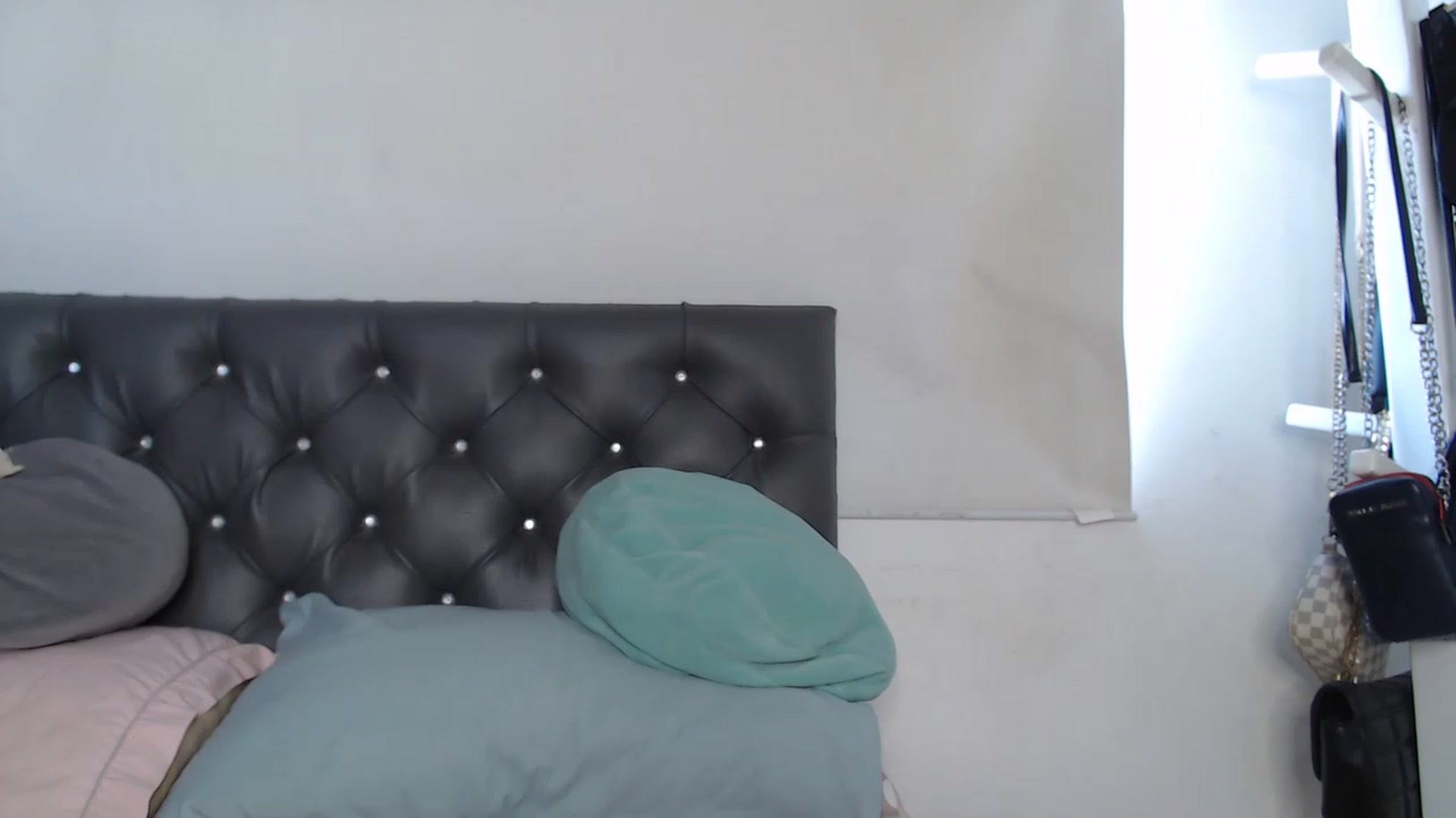 Gallery image thumbnail from KiraAmane's myfreecams stream on, 07/17/2023, 19:30 image 17 of 20