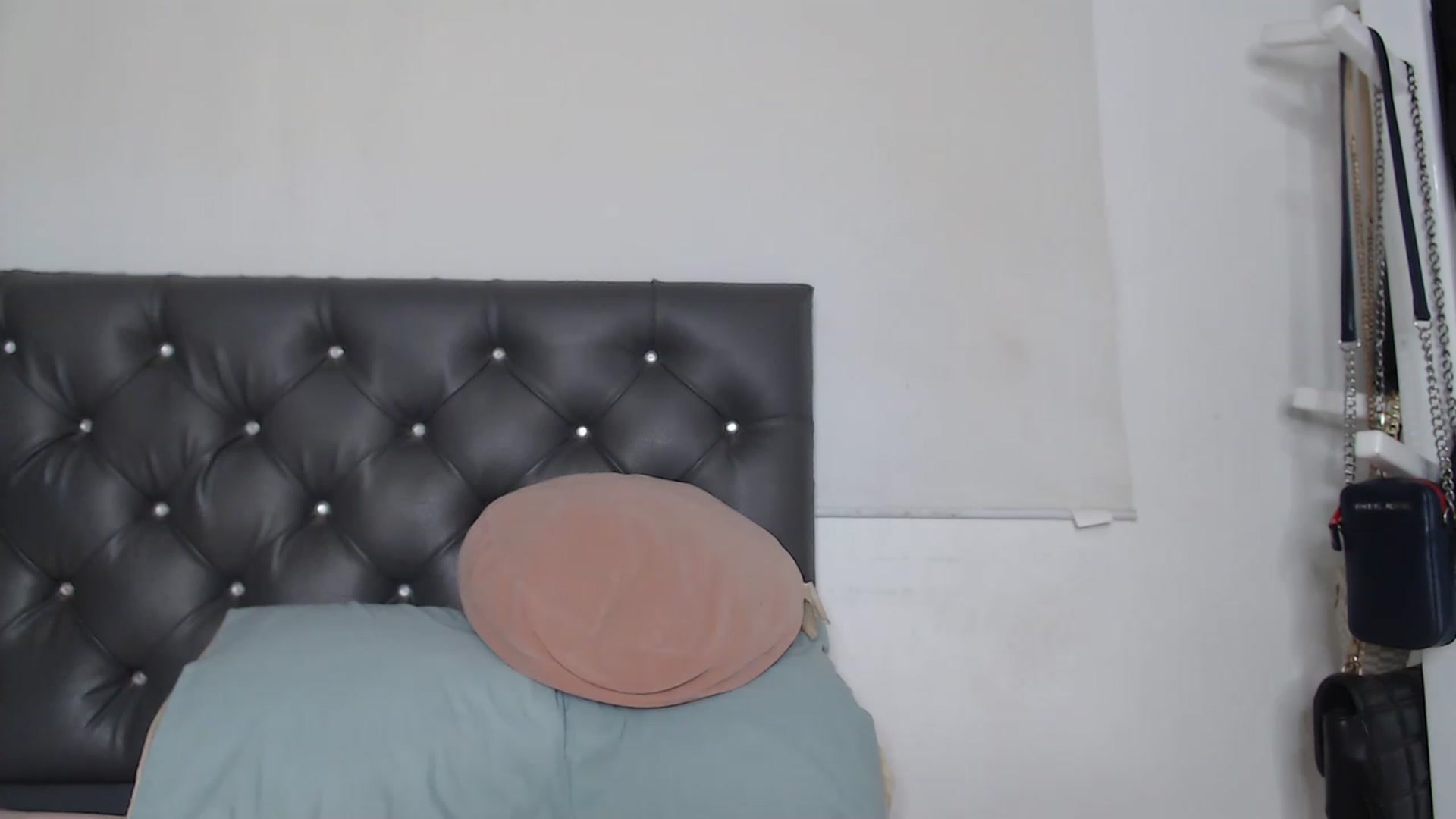 Gallery image thumbnail from KiraAmane's myfreecams stream on, 07/20/2023, 03:25 image 14 of 20