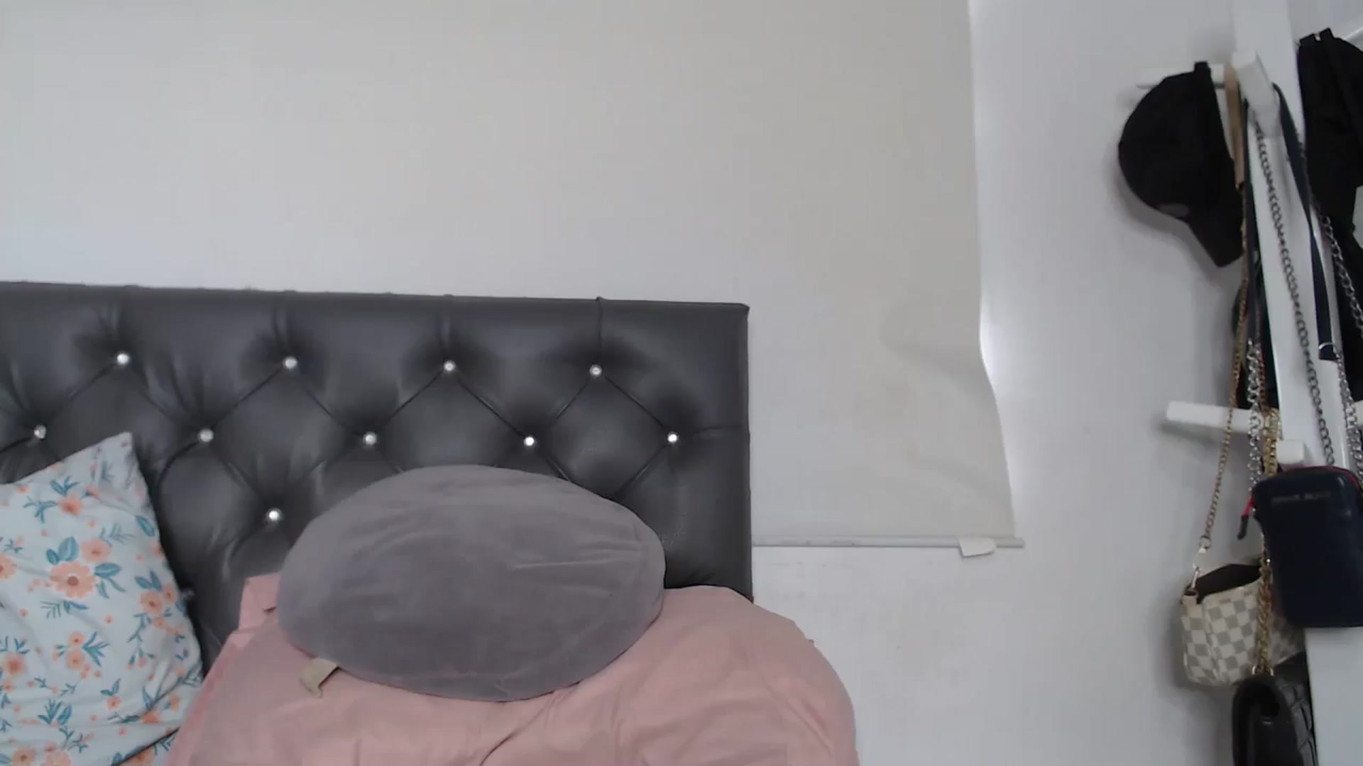 Gallery image thumbnail from KiraAmane's myfreecams stream on, 07/30/2023, 19:45 image 13 of 20