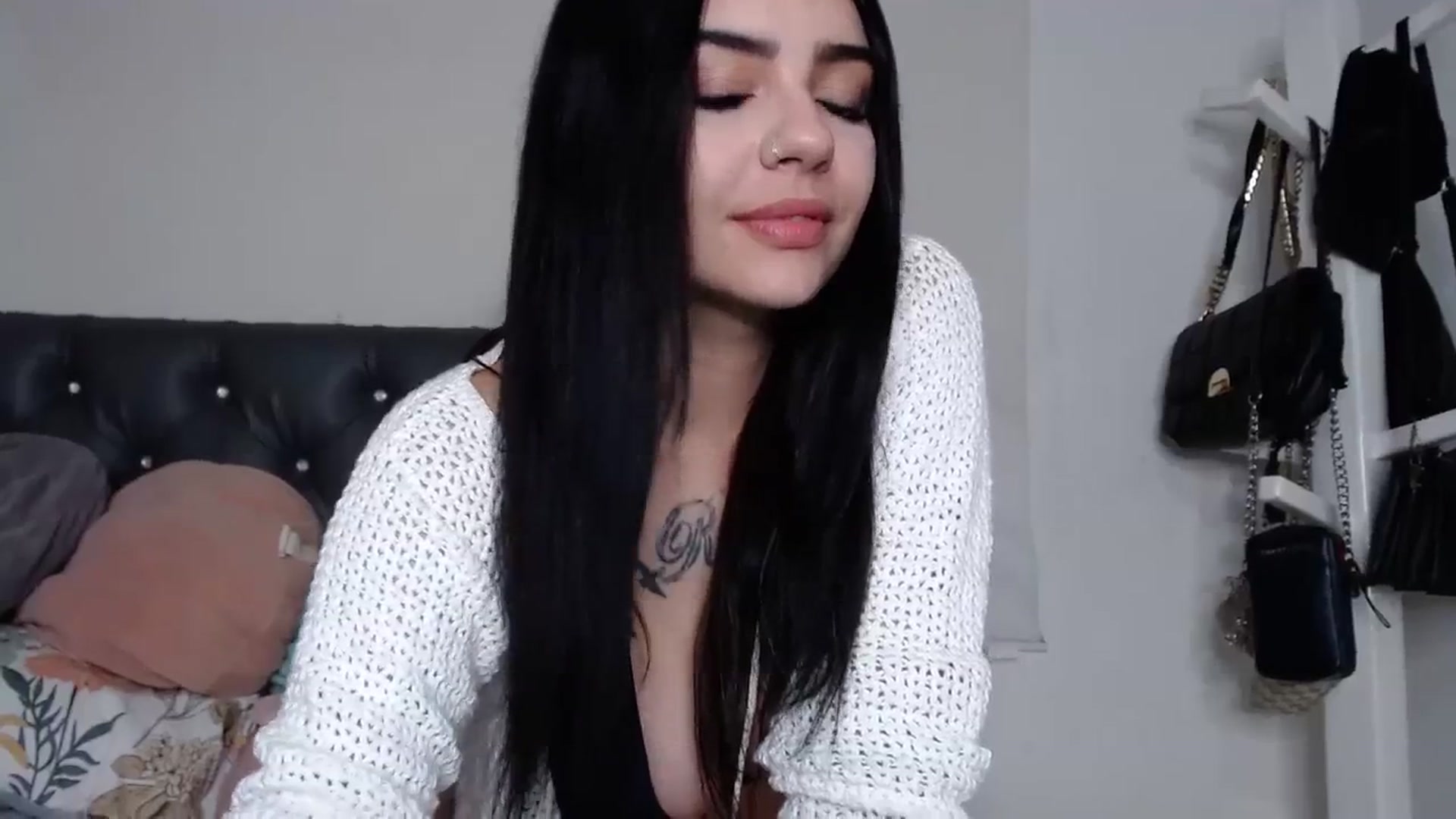 Gallery image thumbnail from KiraAmane's myfreecams stream on, 11/24/2023, 03:51 image 17 of 20