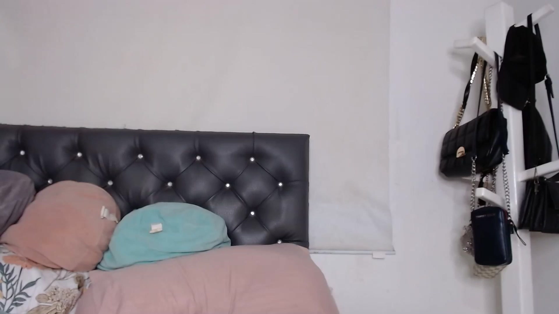 Gallery image thumbnail from KiraAmane's myfreecams stream on, 11/24/2023, 03:51 image 4 of 20