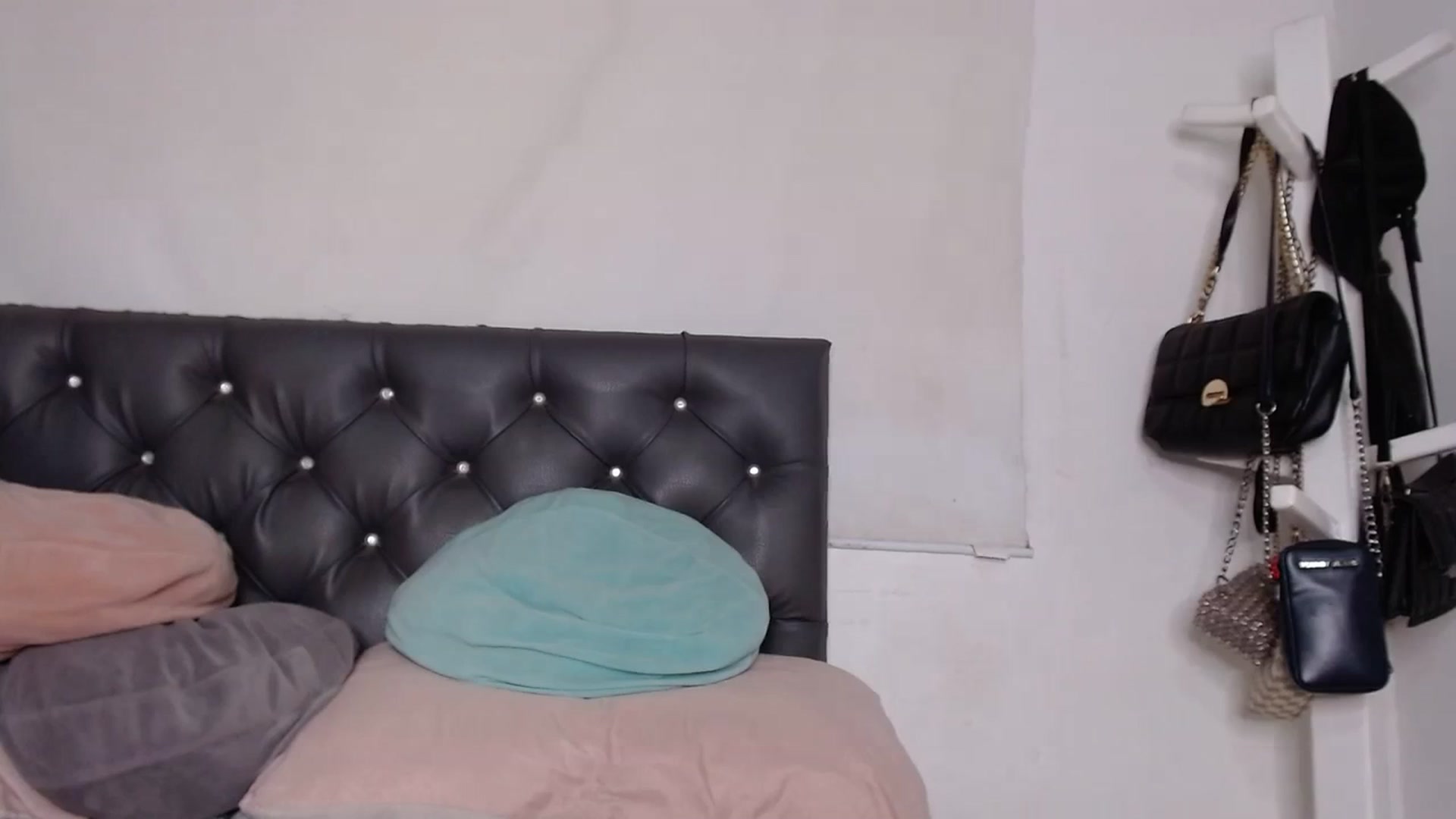 Gallery image thumbnail from KiraAmane's myfreecams stream on, 12/15/2023, 03:16 image 15 of 20
