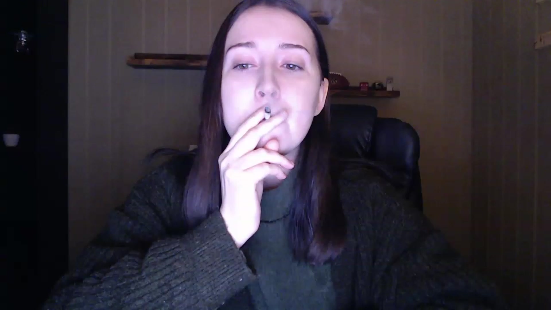 Gallery image thumbnail from KiraBee's myfreecams stream on, 04/03/2023, 24:44 image 3 of 20