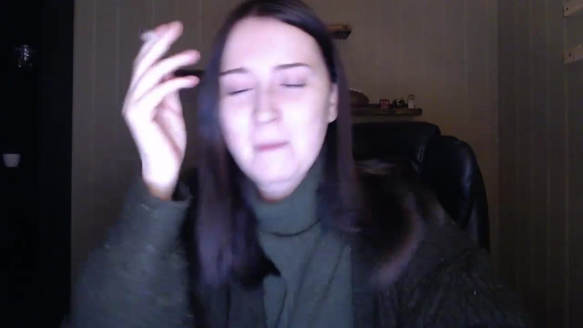 Gallery image thumbnail from KiraBee's myfreecams stream on, 04/03/2023, 24:44 image 10 of 20