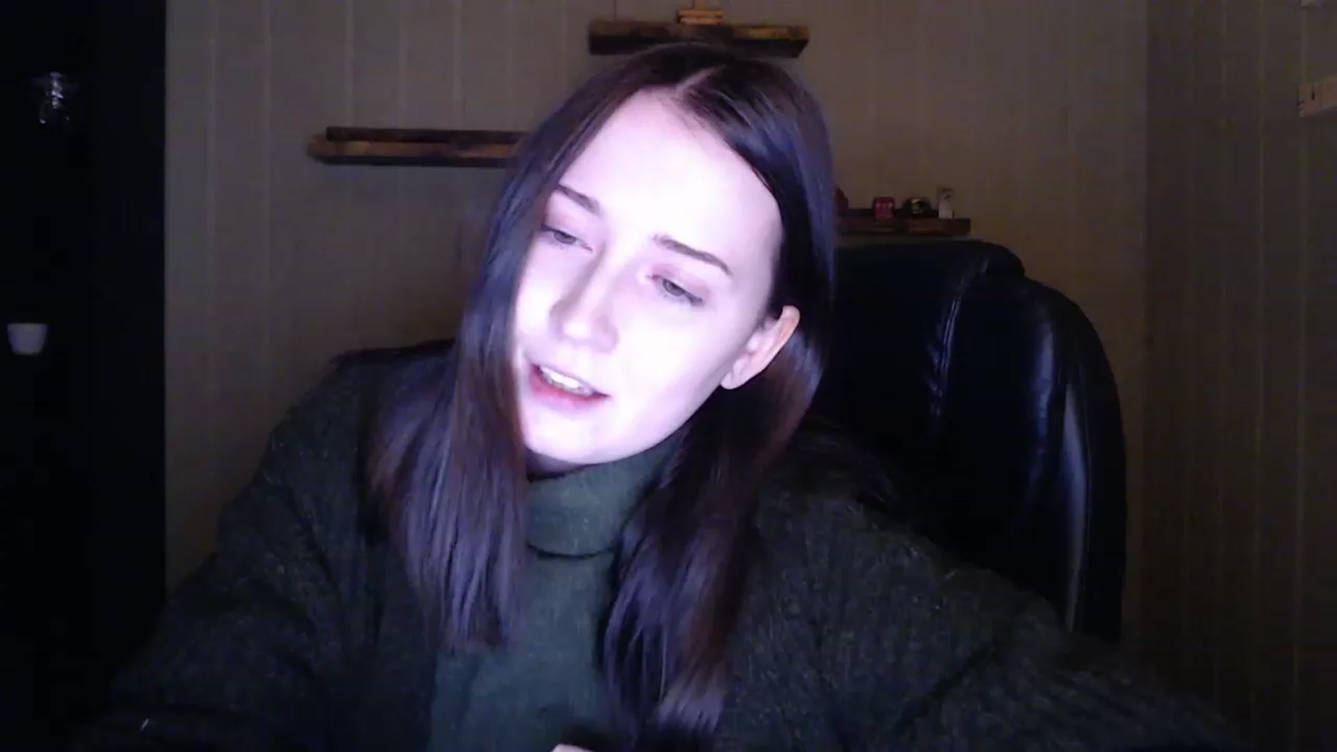 Gallery image thumbnail from KiraBee's myfreecams stream on, 04/03/2023, 24:44 image 6 of 20