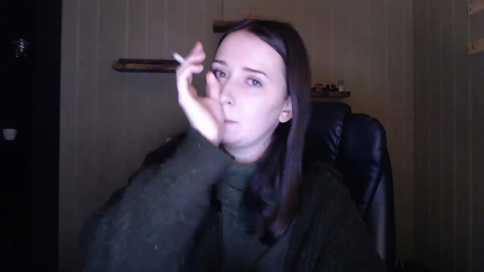Gallery image thumbnail from KiraBee's myfreecams stream on, 04/03/2023, 24:44 image 7 of 20