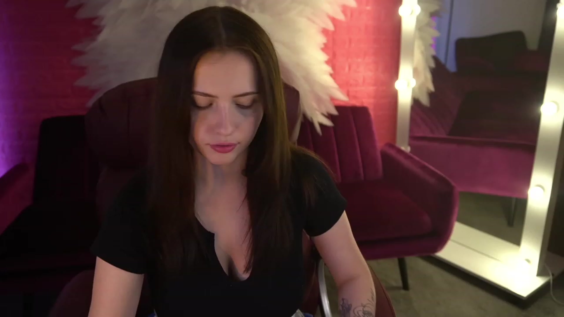Gallery image thumbnail from KiraCandyy's myfreecams stream on, 05/30/2023, 11:55 image 12 of 20