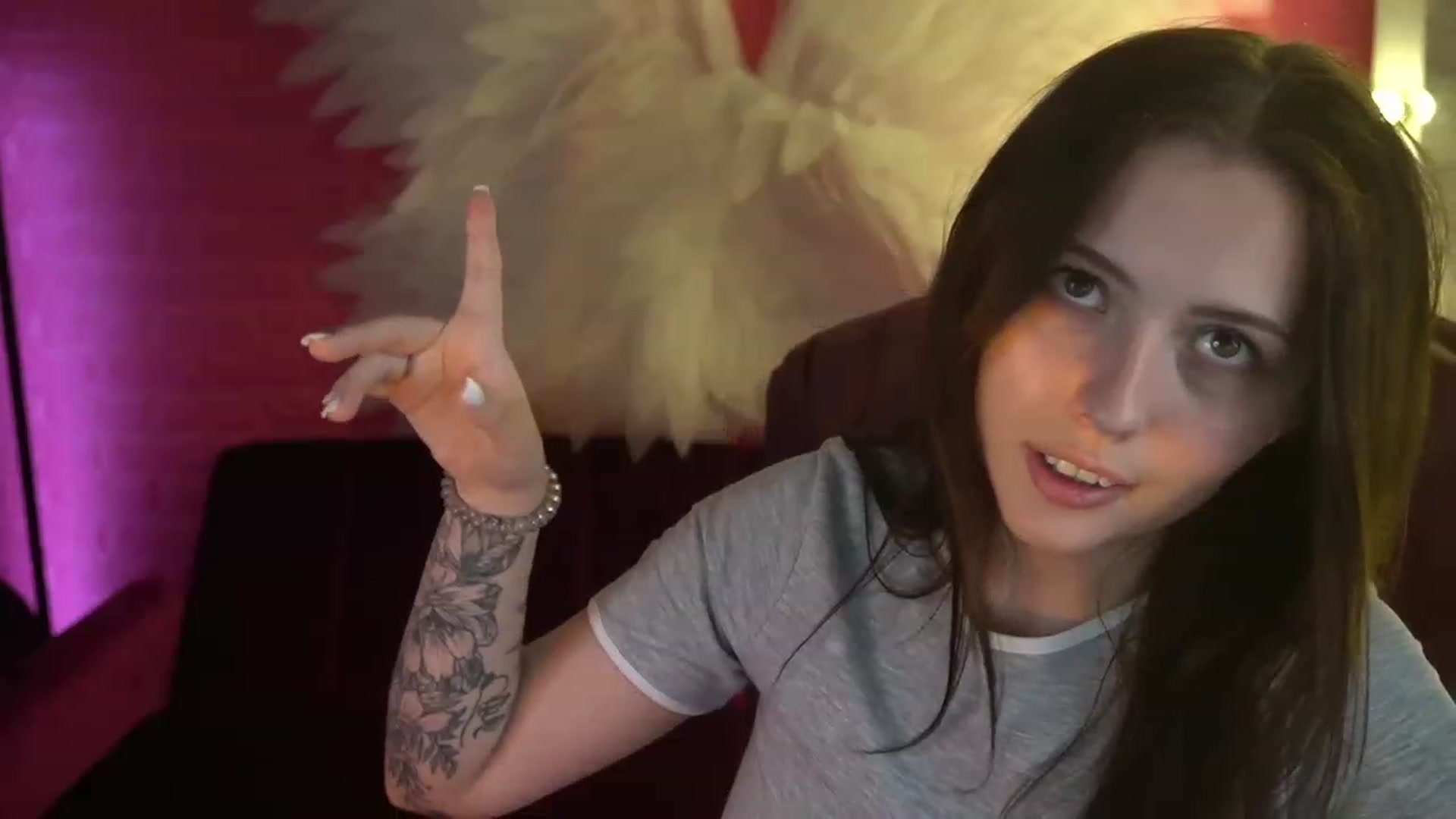 Gallery image thumbnail from KiraCandyy's myfreecams stream on, 06/01/2023, 10:23 image 17 of 20