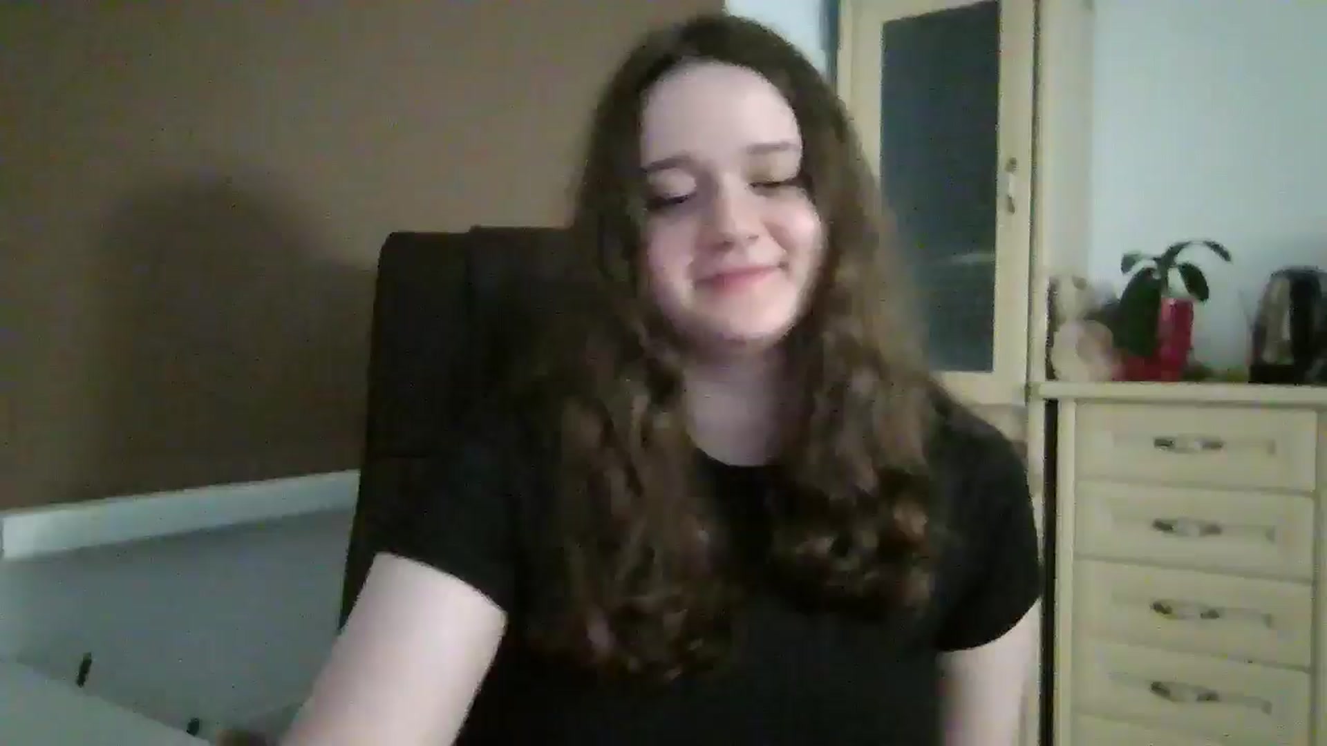 Gallery image thumbnail from KiraDelys's myfreecams stream on, 12/08/2025, 05:15 image 7 of 20