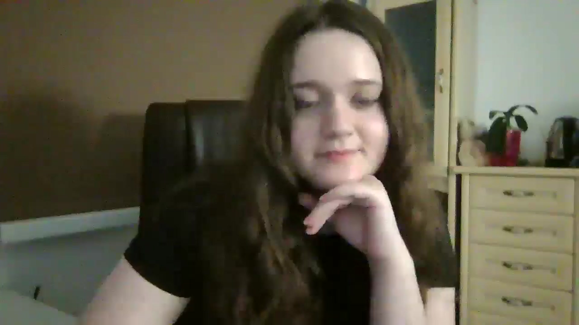 Gallery image thumbnail from KiraDelys's myfreecams stream on, 12/08/2025, 05:15 image 8 of 20