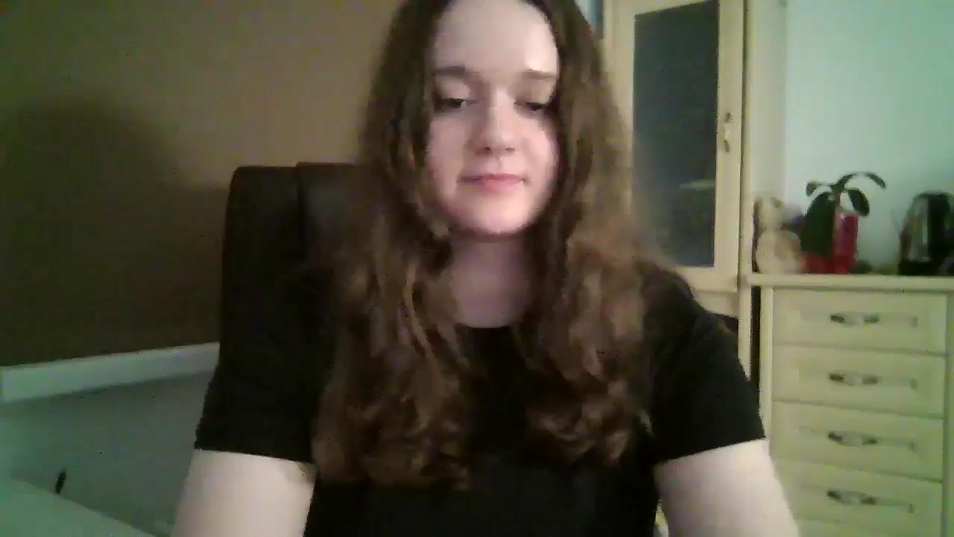 Gallery image thumbnail from KiraDelys's myfreecams stream on, 12/08/2025, 05:15 image 13 of 20