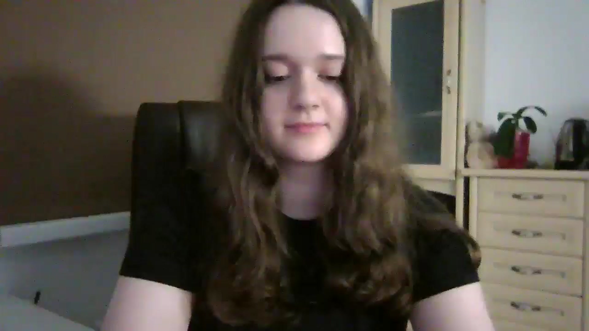 Gallery image thumbnail from KiraDelys's myfreecams stream on, 12/08/2025, 05:15 image 14 of 20