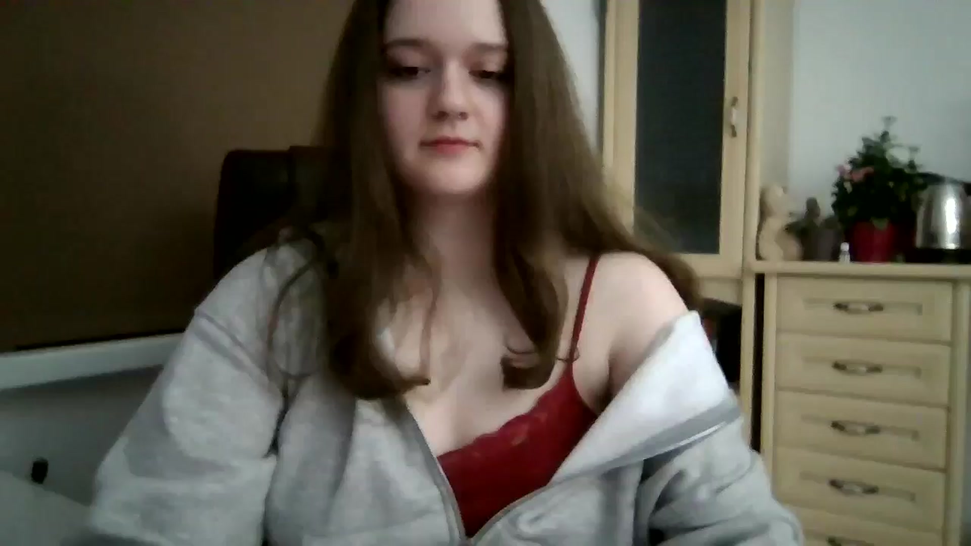 Gallery image thumbnail from KiraDelys's myfreecams stream on, 12/12/2025, 02:47 image 17 of 20