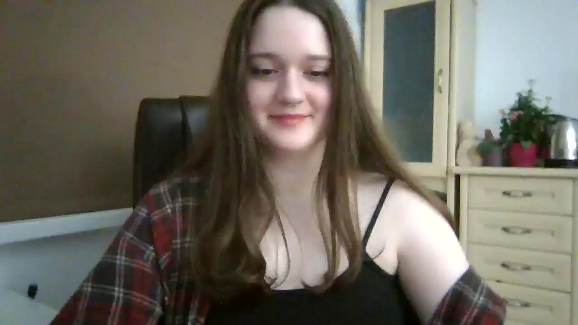 Gallery image thumbnail from KiraDelys's myfreecams stream on, 12/15/2025, 05:09 image 7 of 20
