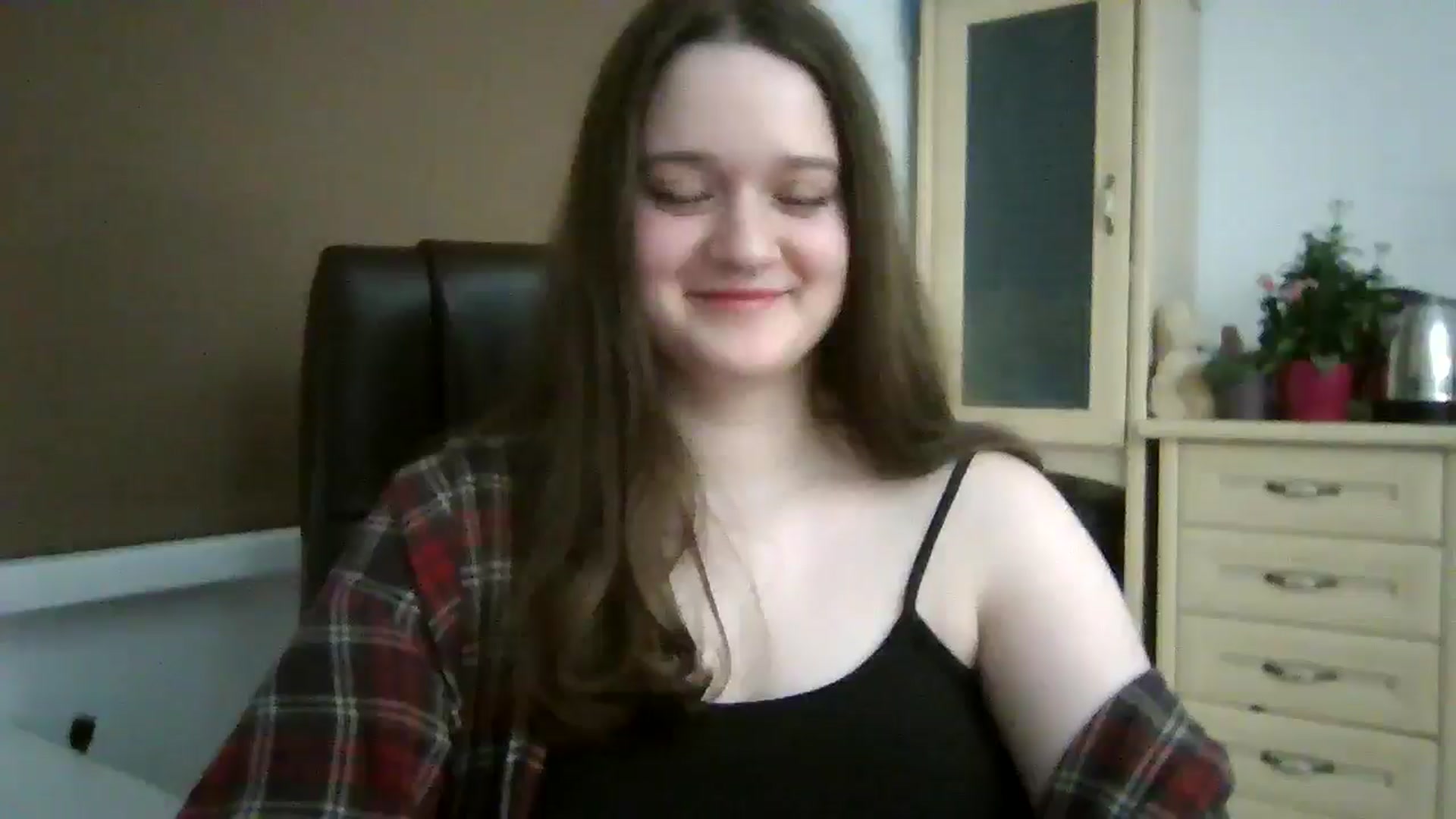 Gallery image thumbnail from KiraDelys's myfreecams stream on, 12/15/2025, 05:09 image 11 of 20