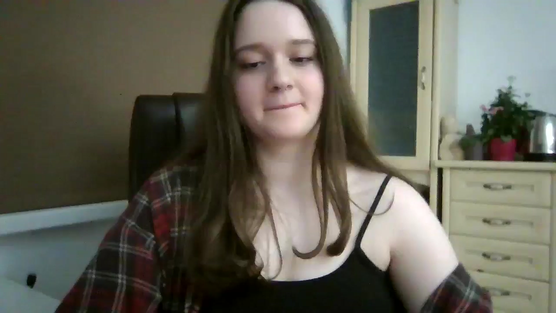 Gallery image thumbnail from KiraDelys's myfreecams stream on, 12/15/2025, 05:09 image 6 of 20