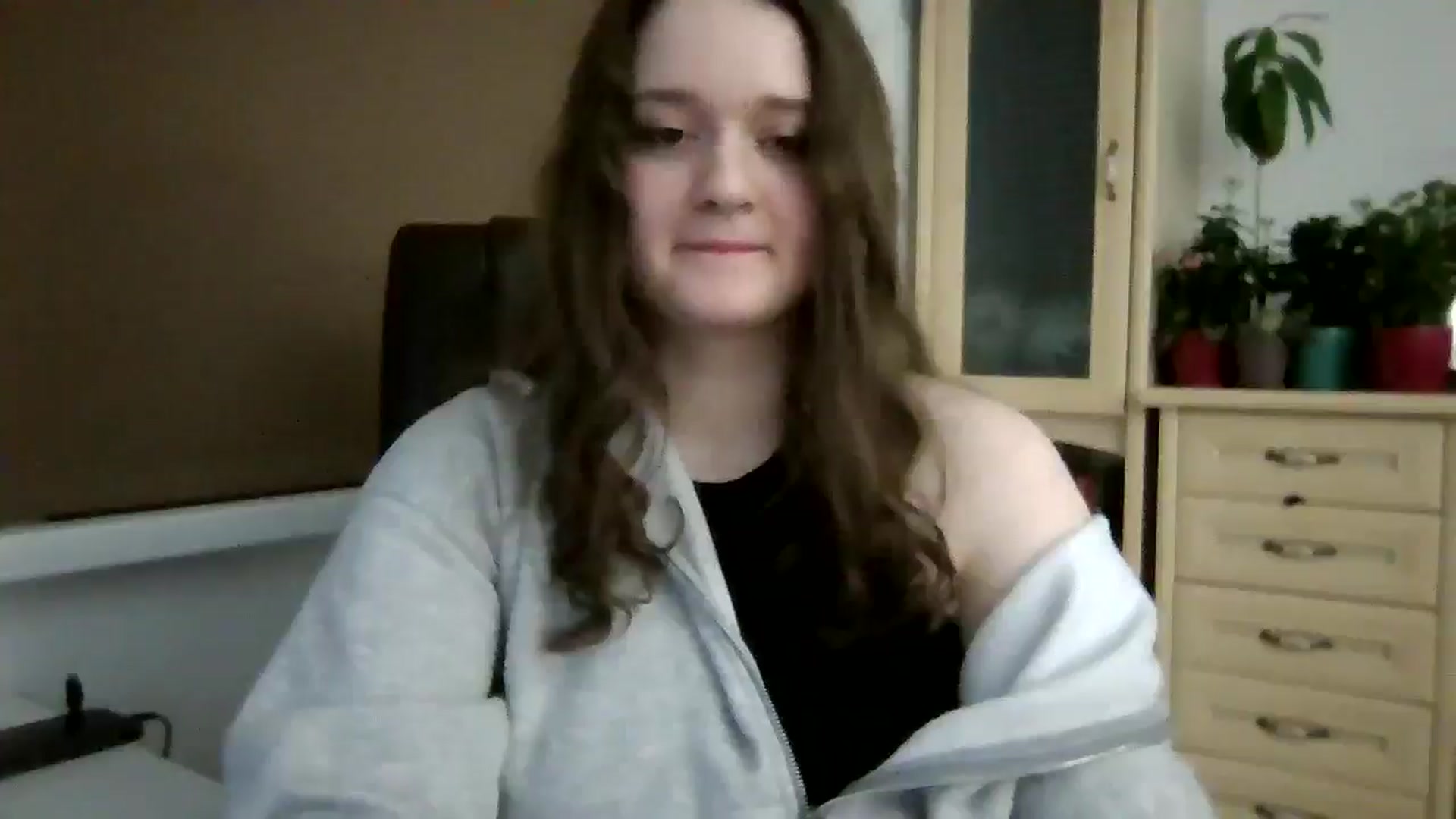 Gallery image thumbnail from KiraDelys's myfreecams stream on, 12/17/2025, 02:53 image 10 of 20