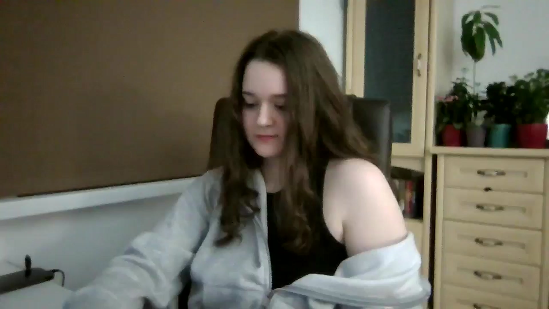 Gallery image thumbnail from KiraDelys's myfreecams stream on, 12/17/2025, 02:53 image 12 of 20