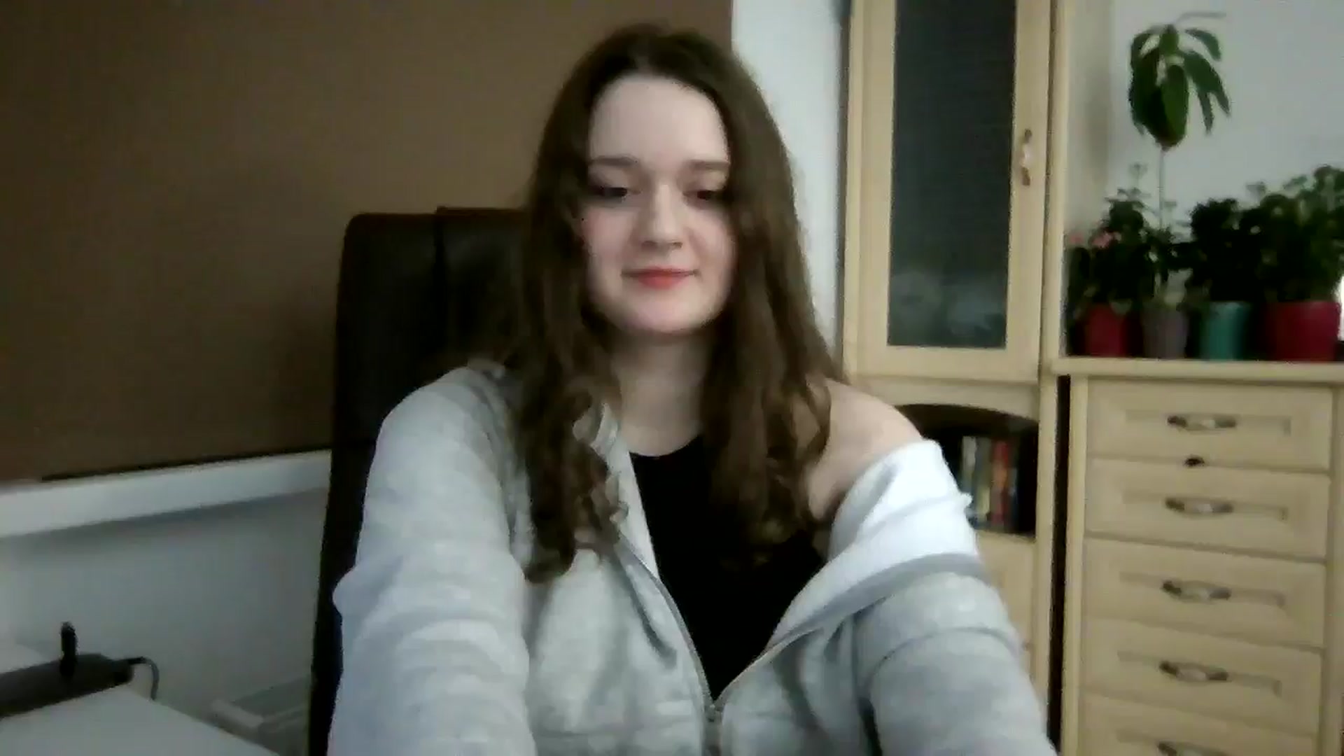 Gallery image thumbnail from KiraDelys's myfreecams stream on, 12/17/2025, 02:53 image 9 of 20