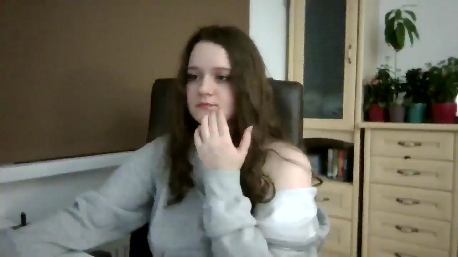 Gallery image thumbnail from KiraDelys's myfreecams stream on, 12/17/2025, 02:53 image 14 of 20