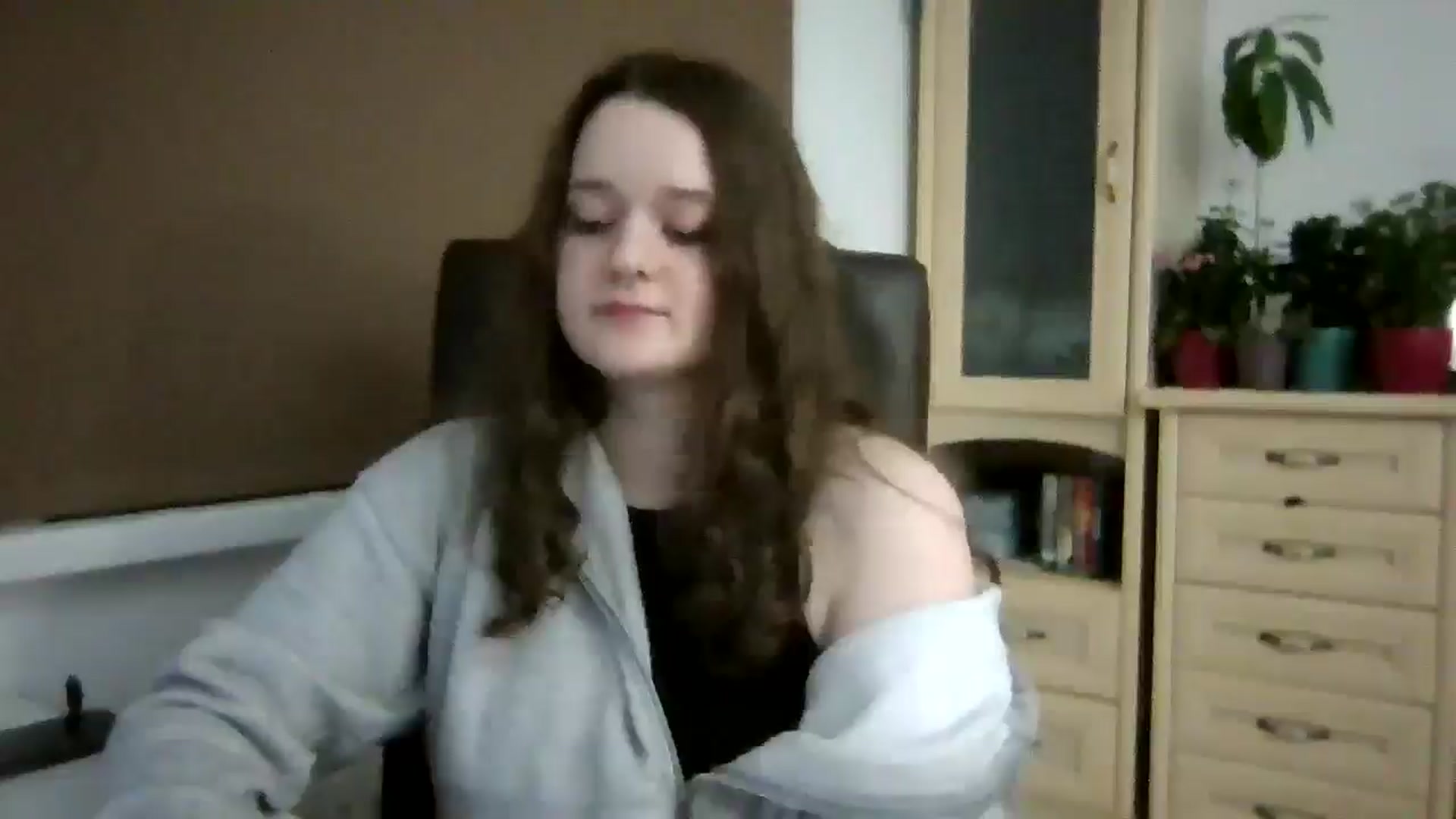 Gallery image thumbnail from KiraDelys's myfreecams stream on, 12/17/2025, 02:53 image 16 of 20