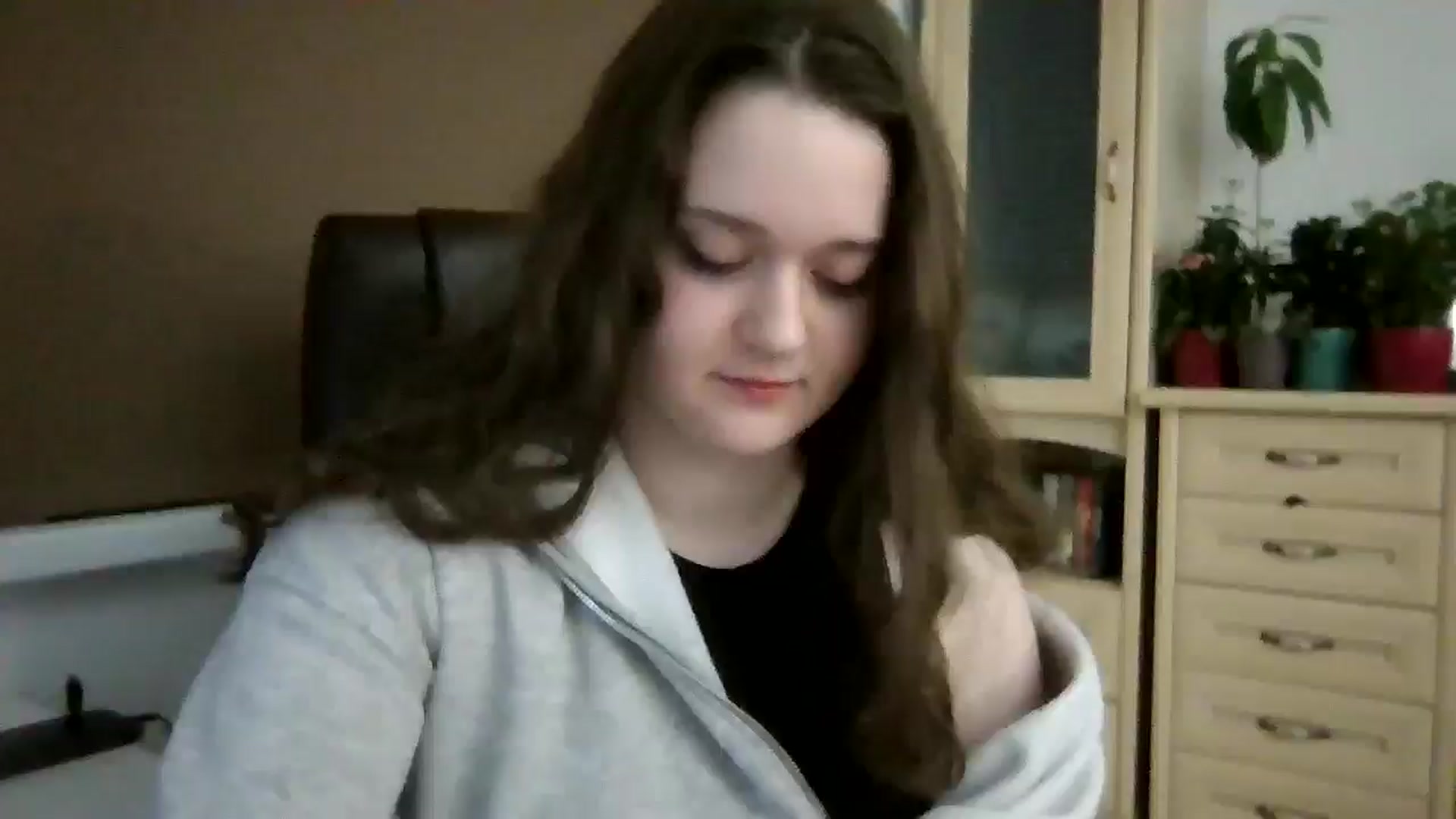 Gallery image thumbnail from KiraDelys's myfreecams stream on, 12/17/2025, 02:53 image 1 of 20