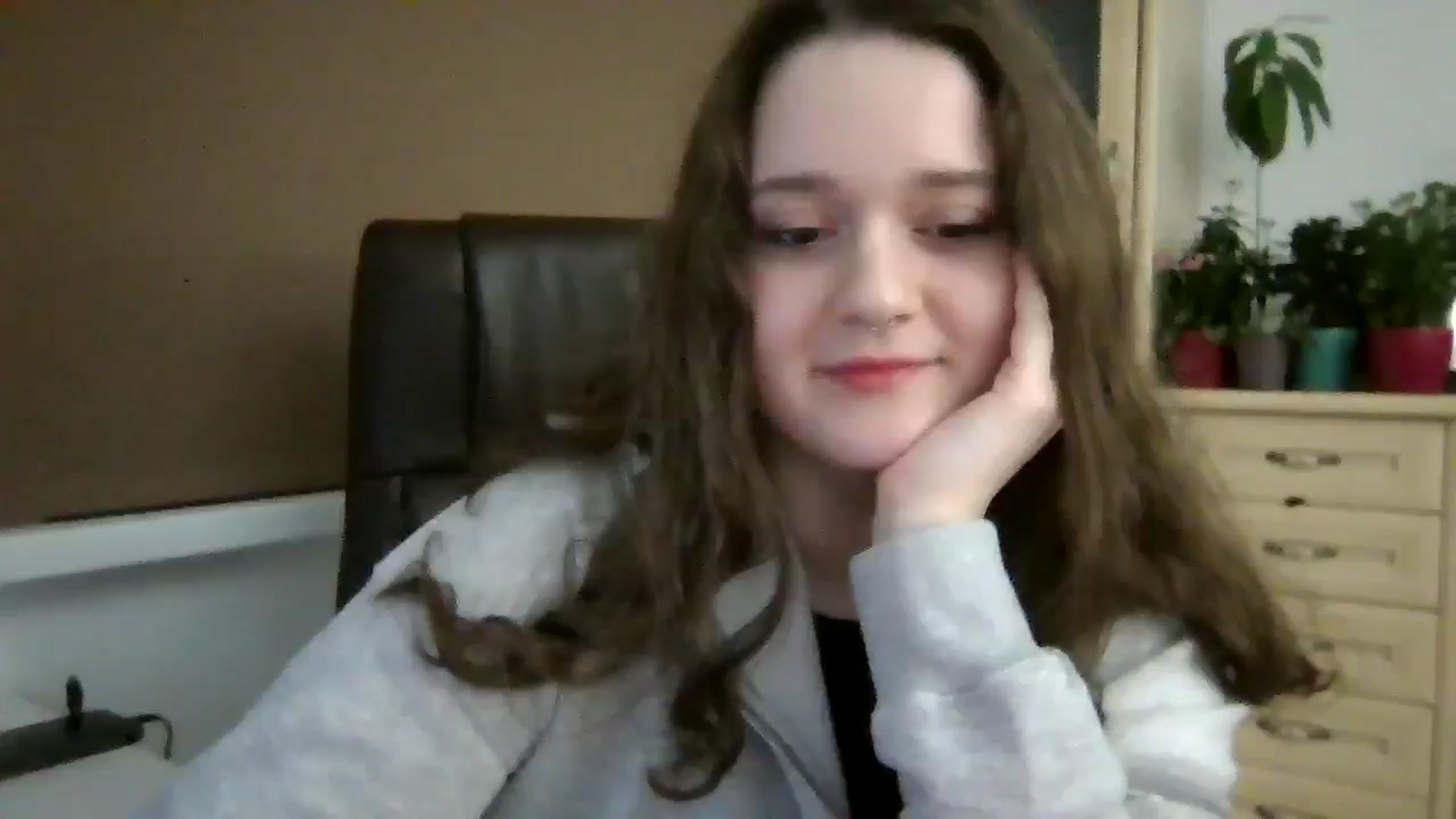 Gallery image thumbnail from KiraDelys's myfreecams stream on, 12/17/2025, 02:53 image 2 of 20