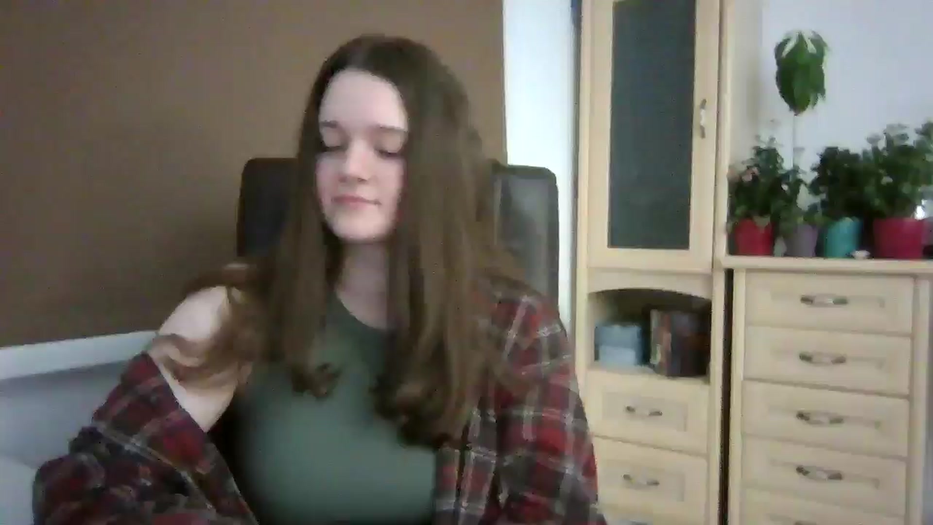 Gallery image thumbnail from KiraDelys's myfreecams stream on, 12/22/2025, 03:46 image 13 of 20