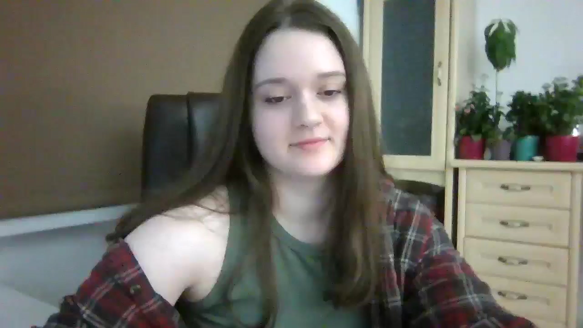 Gallery image thumbnail from KiraDelys's myfreecams stream on, 12/22/2025, 03:46 image 16 of 20