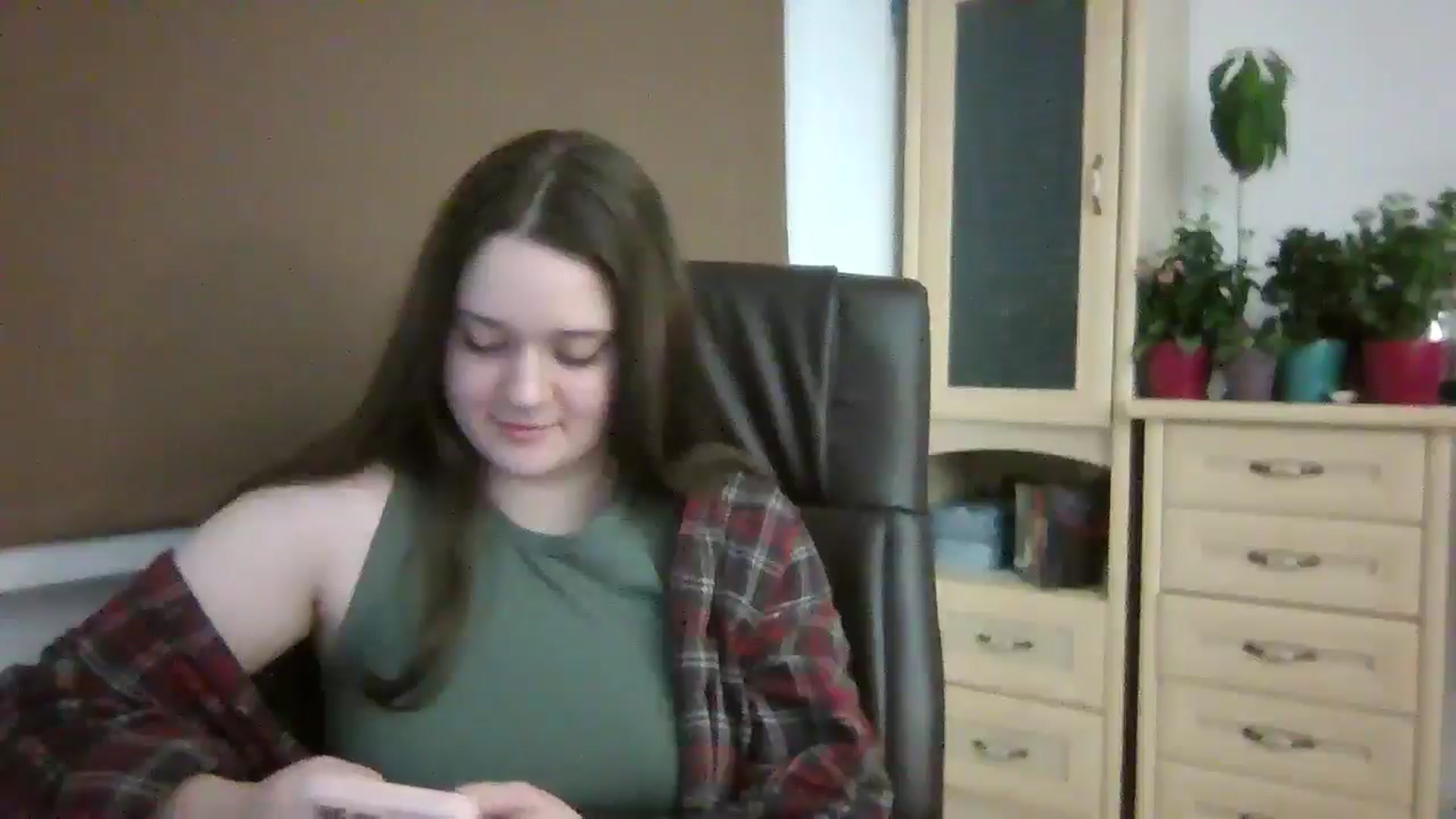 Gallery image thumbnail from KiraDelys's myfreecams stream on, 12/22/2025, 03:46 image 15 of 20