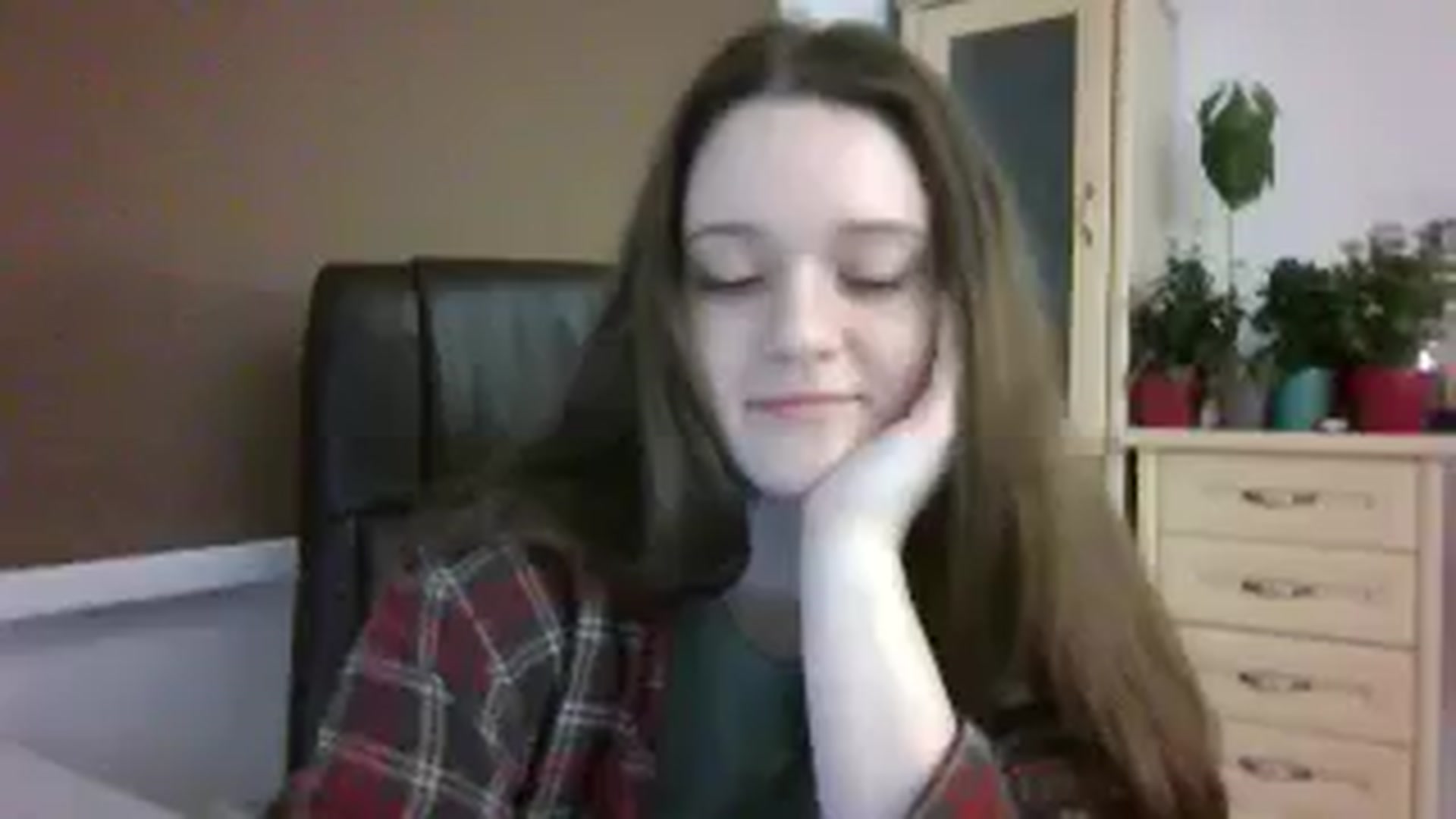 Gallery image thumbnail from KiraDelys's myfreecams stream on, 12/22/2025, 04:52 image 15 of 20